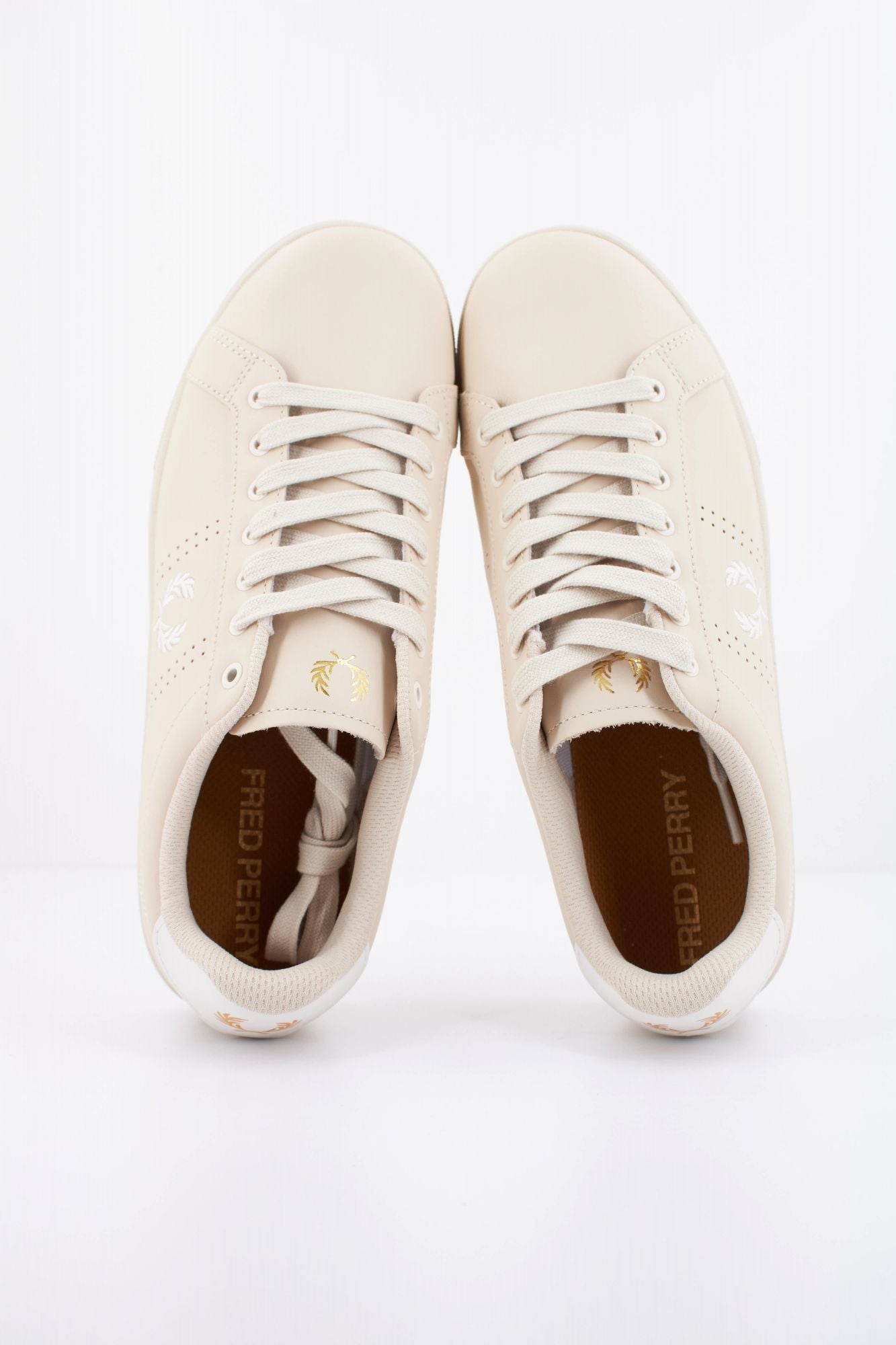 FRED PERRY  B721 LEATHER en color BEIS (3)