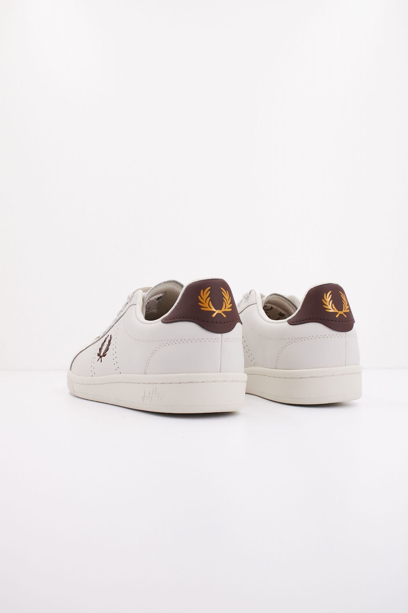 FRED PERRY B6312 en color BLANCO (3)
