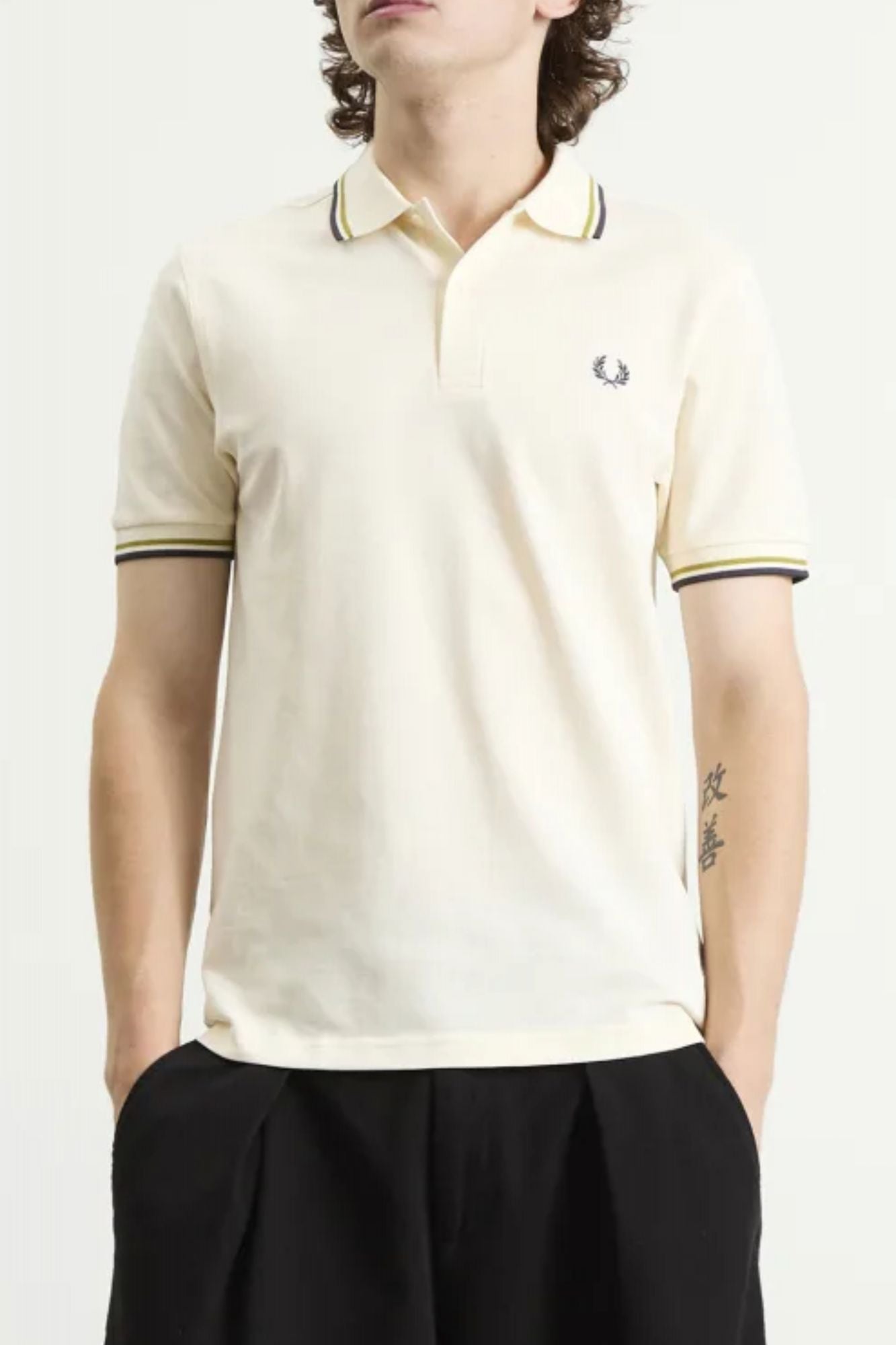 FRED PERRY TWIN TIPPED en color BLANCO (1)