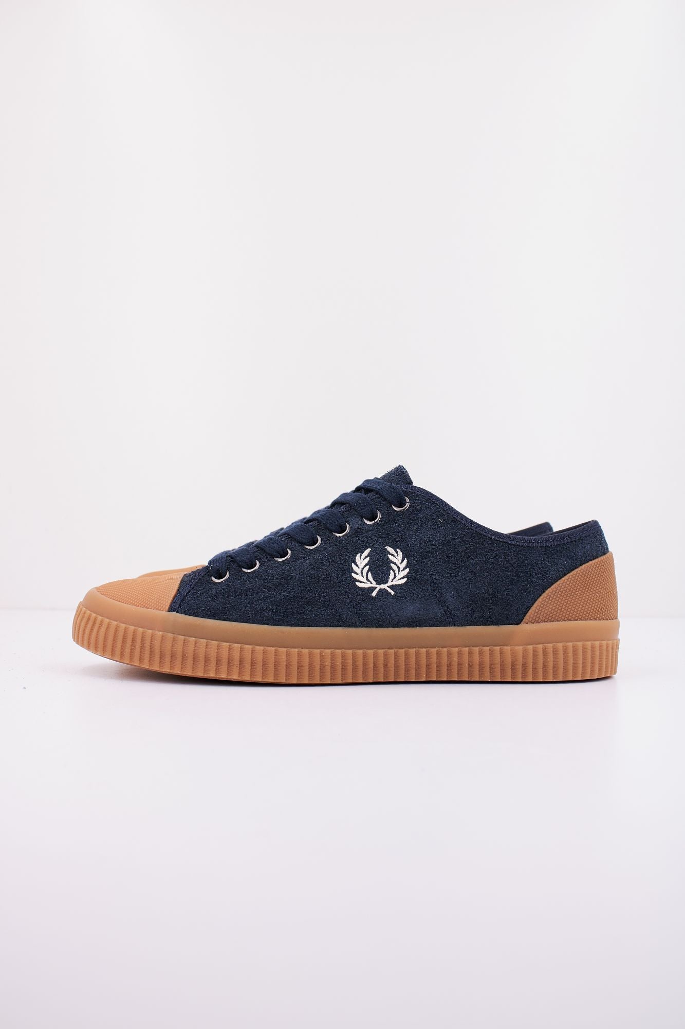 FRED PERRY  HUGHES LOW TEXT SUE en color AZUL (1)