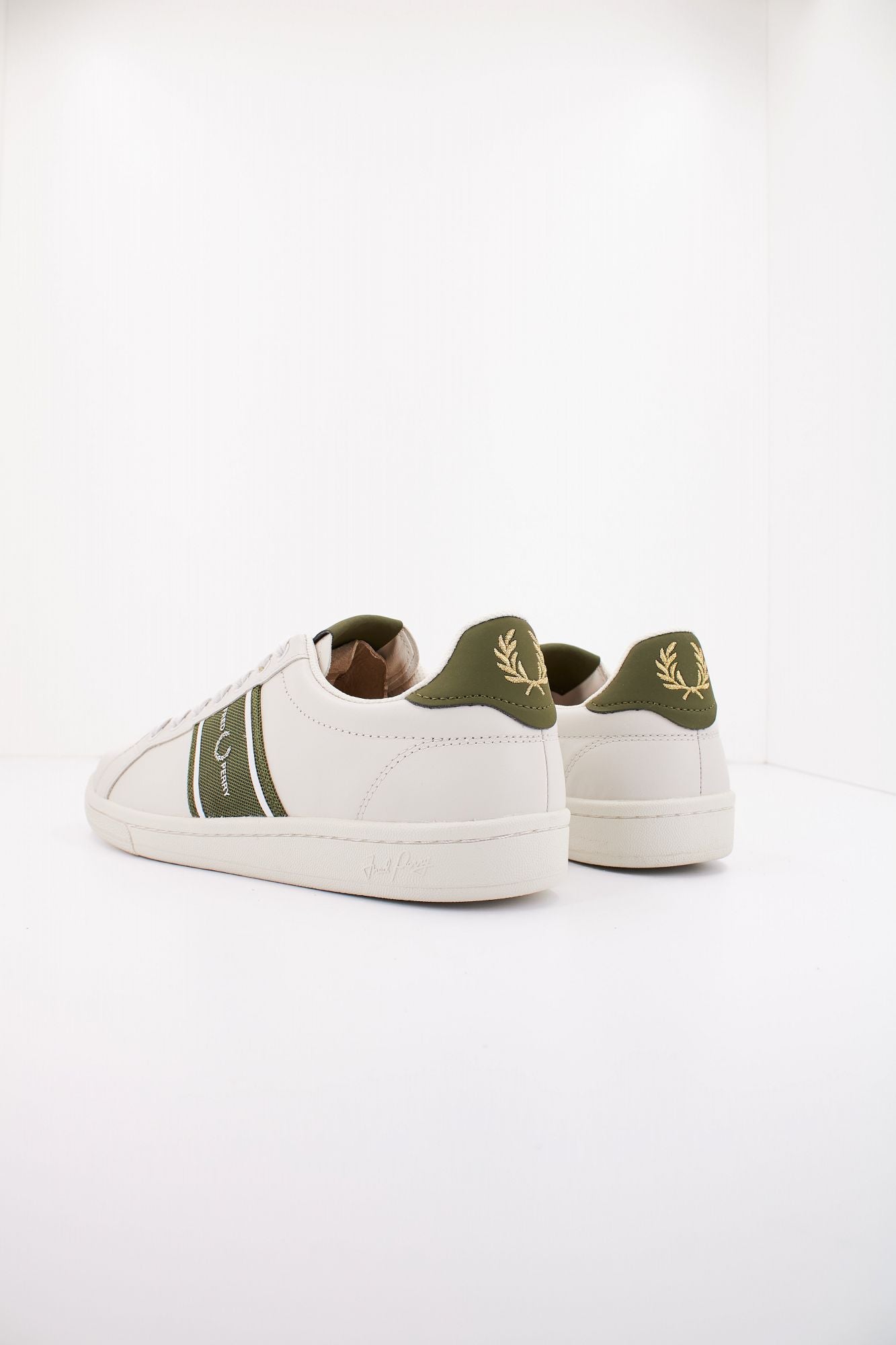 FRED PERRY B721 LEA/GRAP BRA M en color BLANCO (3)