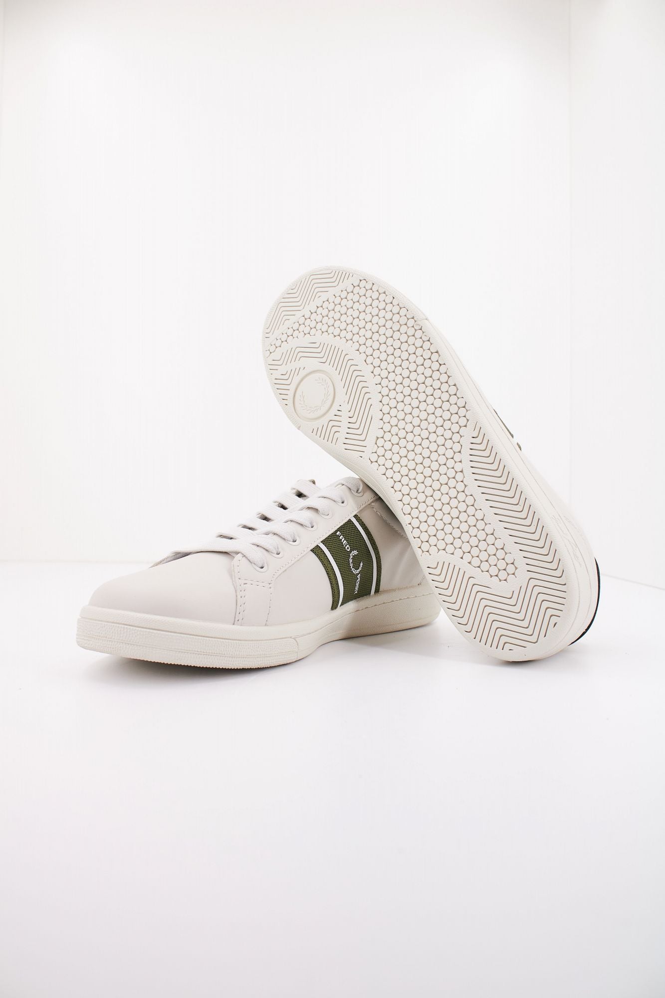 FRED PERRY B721 LEA/GRAP BRA M en color BLANCO (4)