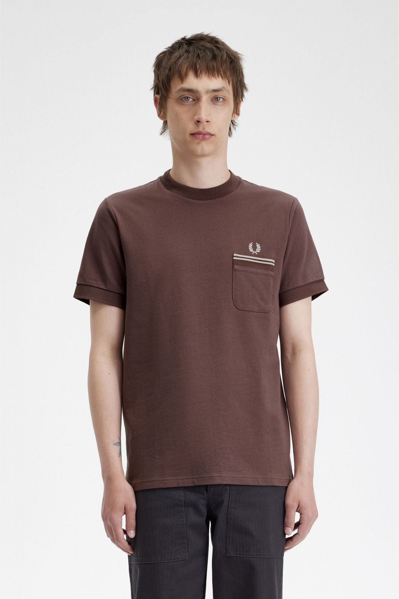 FRED PERRY M4650FP  en color BURDEOS (1)