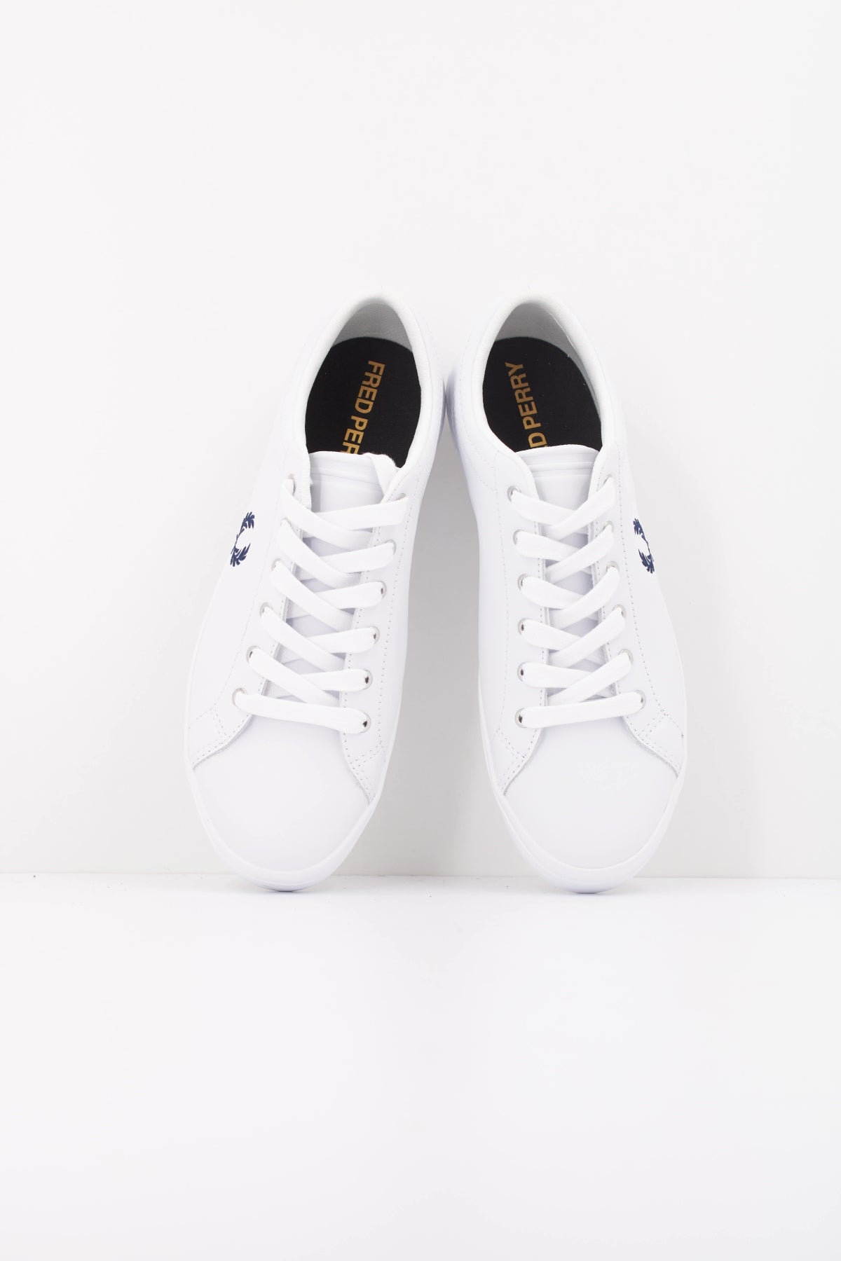 FRED PERRY BASELINE LEATHER en color BLANCO (5)