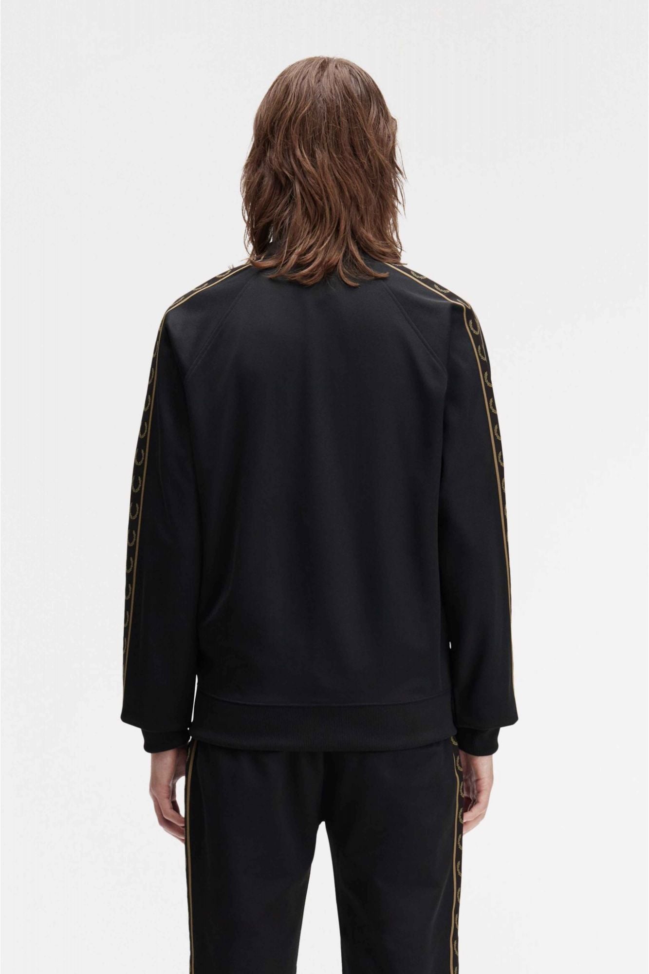 FRED PERRY CONTRAST TAPE TRACK KACKET en color NEGRO (3)