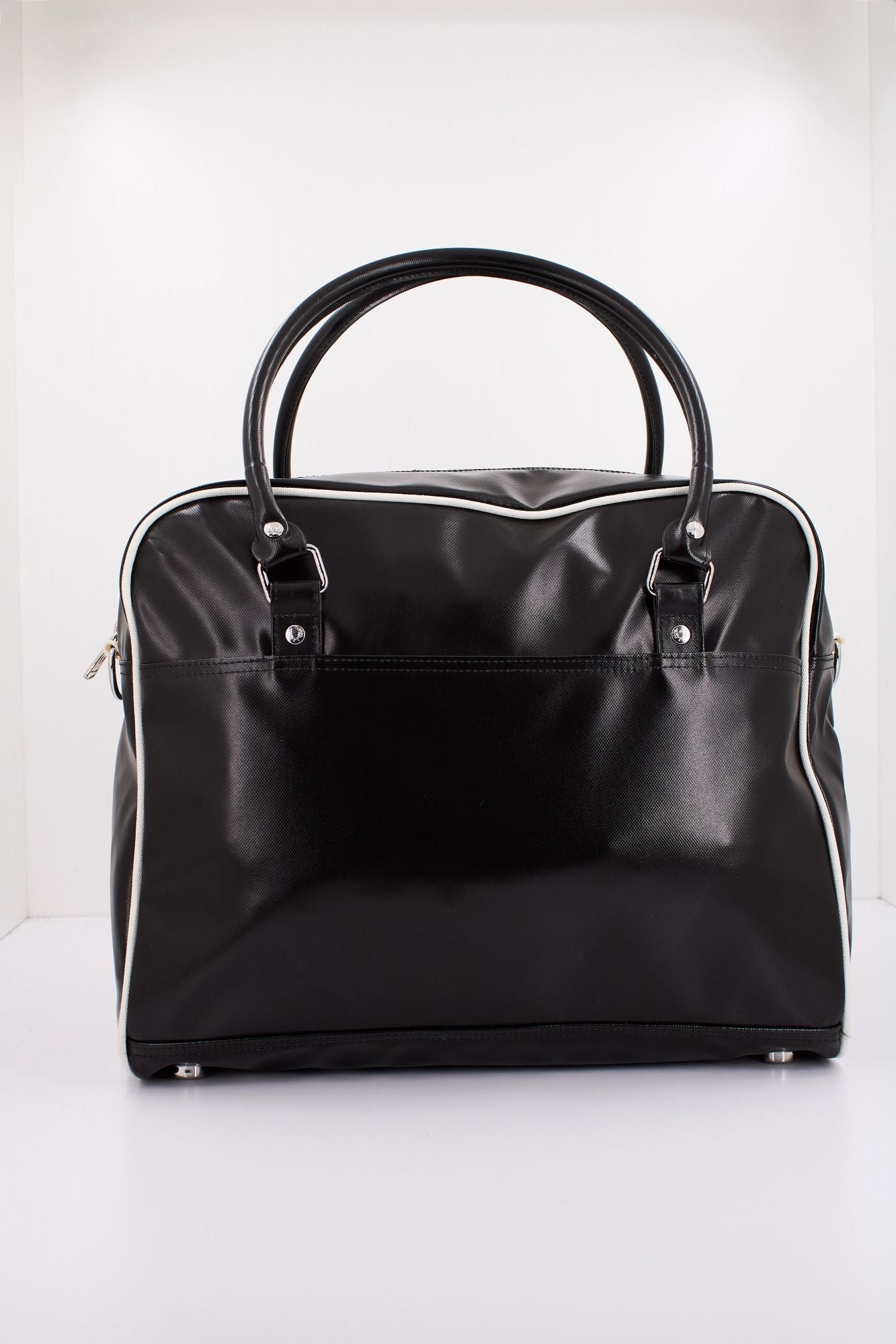 FRED PERRY CLASSIC HOLDALL en color NEGRO (3)