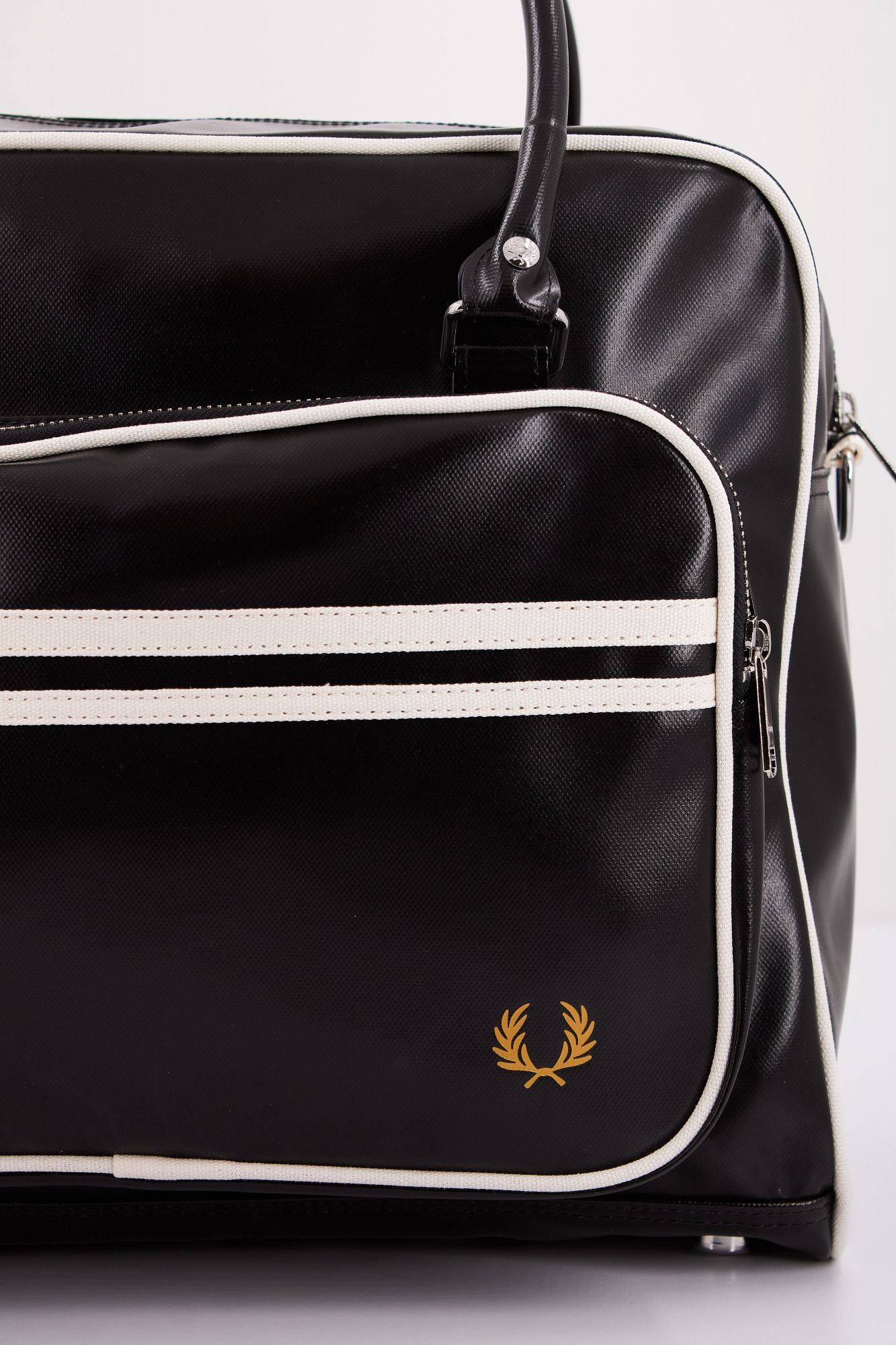 FRED PERRY CLASSIC HOLDALL en color NEGRO (4)