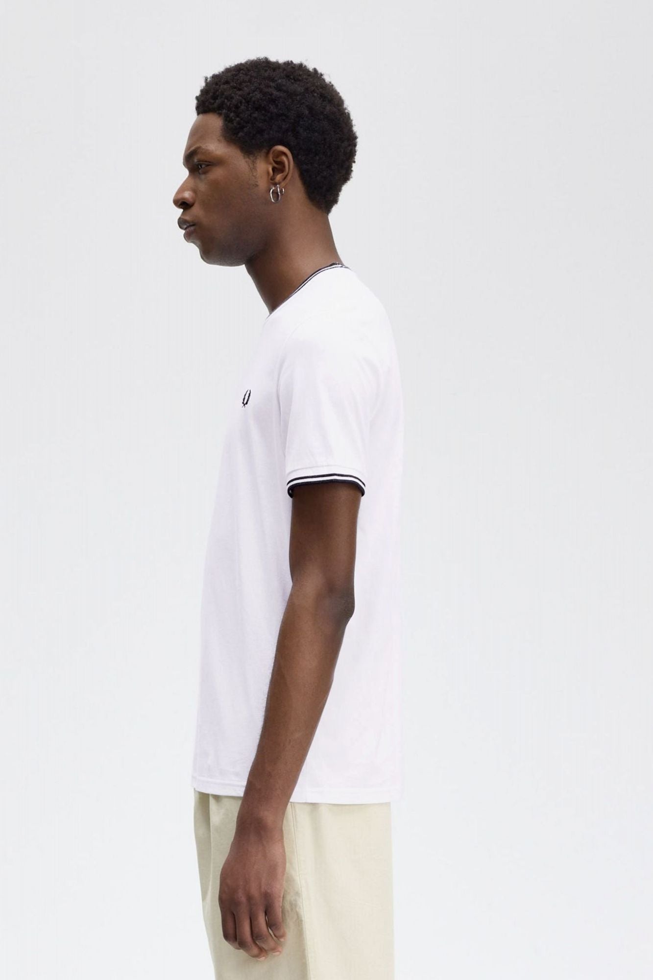 FRED PERRY  TWIN TIPPED T-SHIRT en color BLANCO (3)