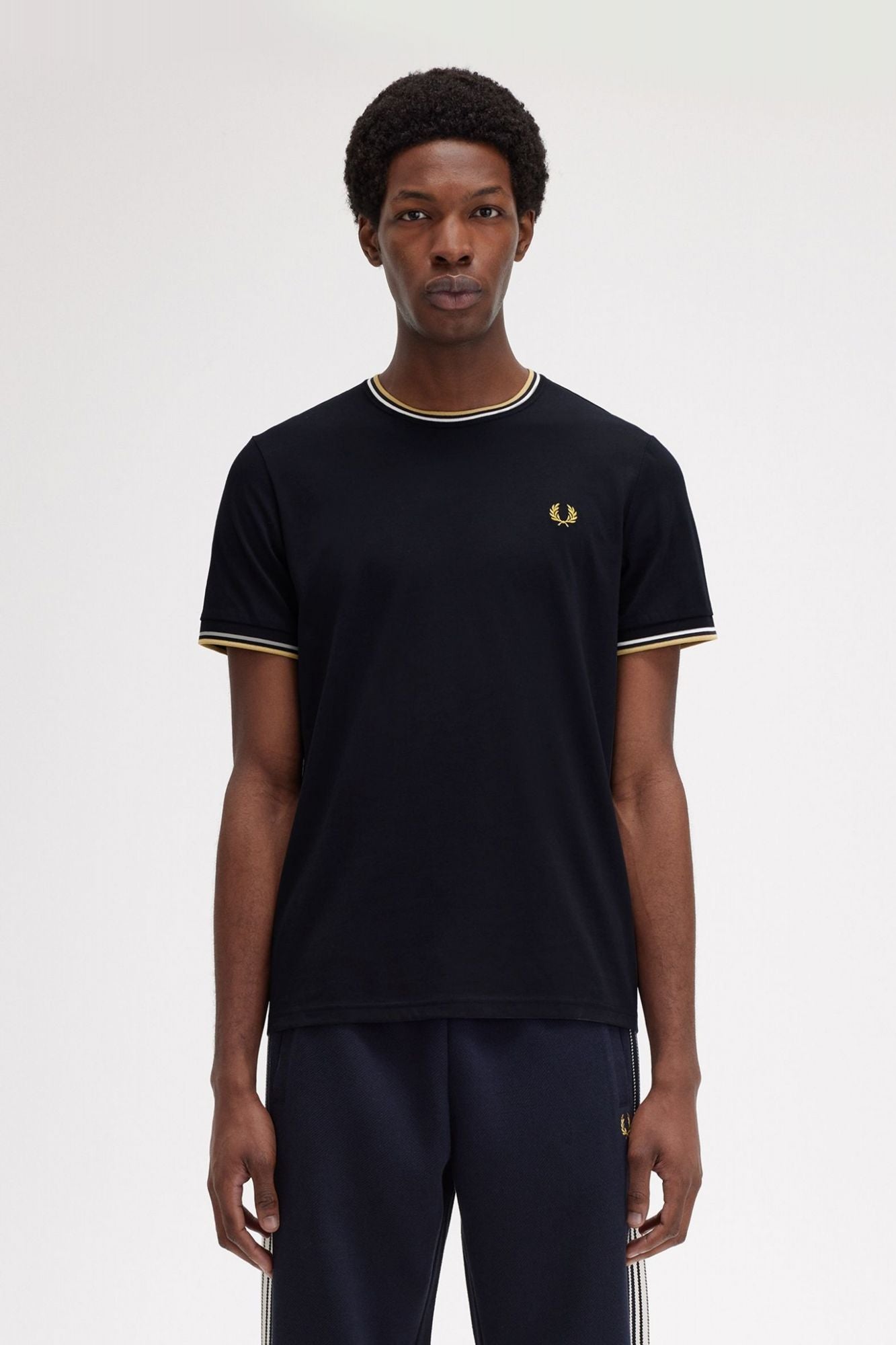 FRED PERRY  TWIN TIPPED T-SHIRT en color AZUL (1)