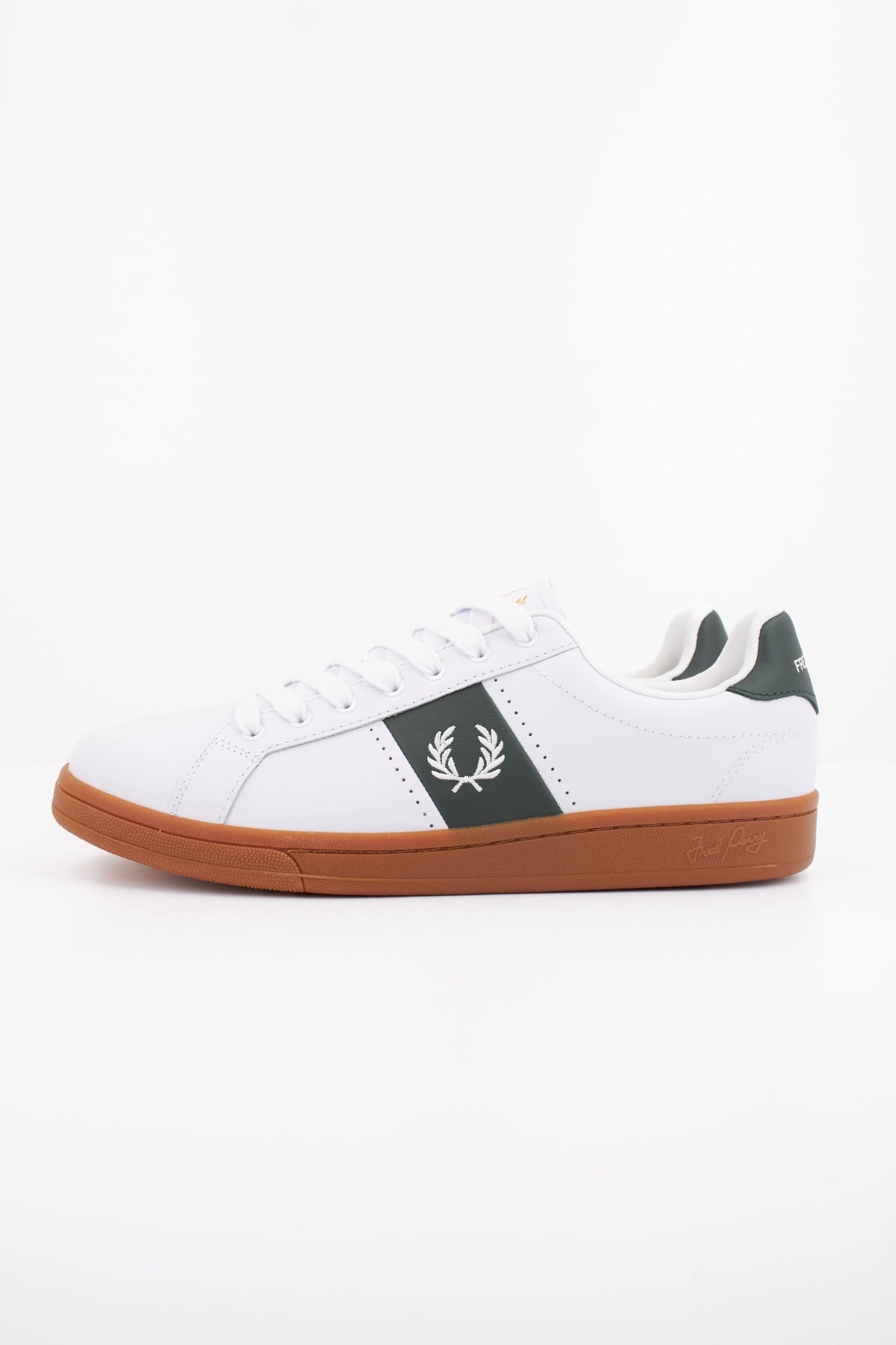 FRED PERRY B721 LEATHER en color BLANCO (1)