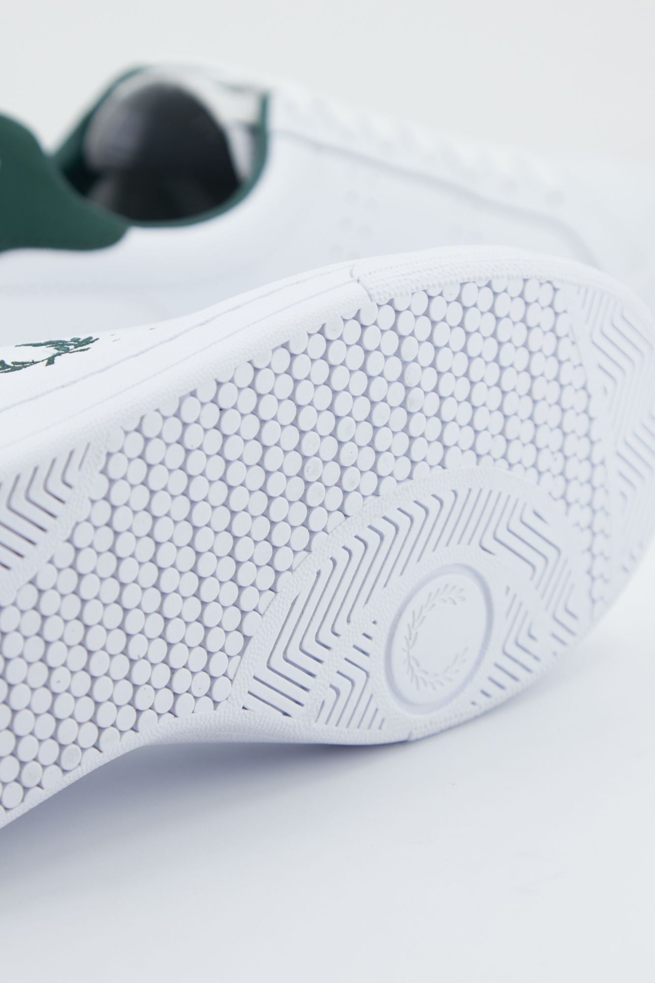 FRED PERRY B721 LEATHER en color BLANCO (4)