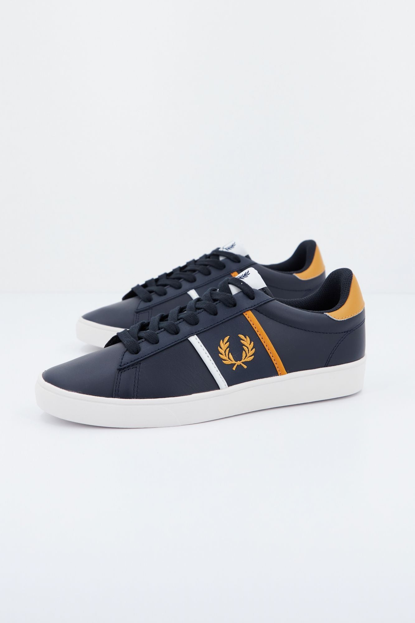FRED PERRY  SPENCER LEATHER/TIP en color AZUL (1)