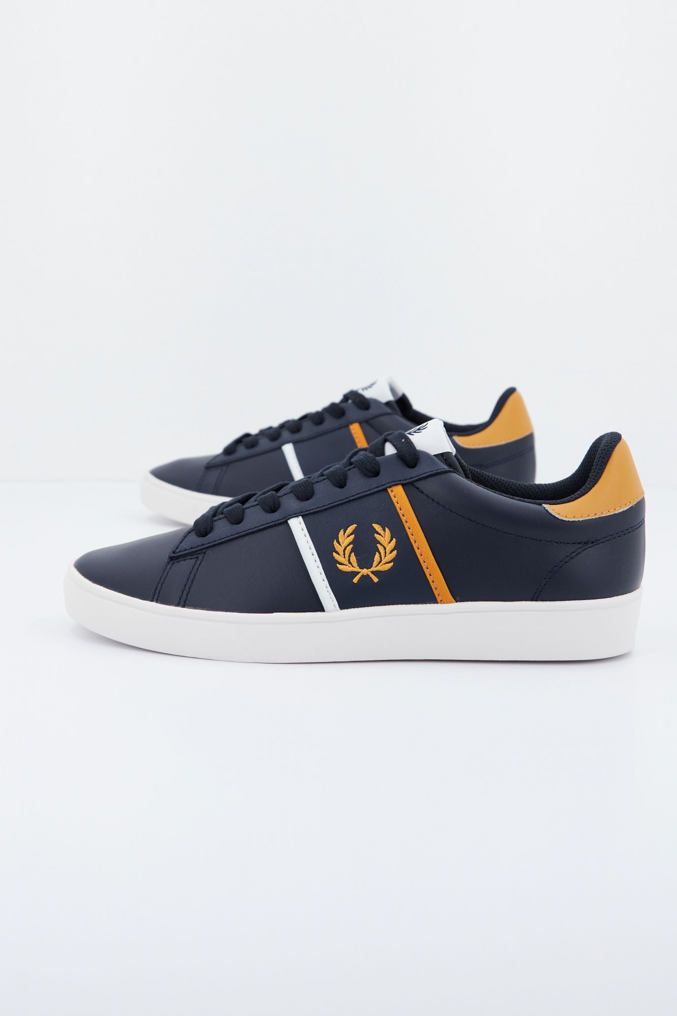 FRED PERRY  SPENCER LEATHER/TIP en color AZUL (2)