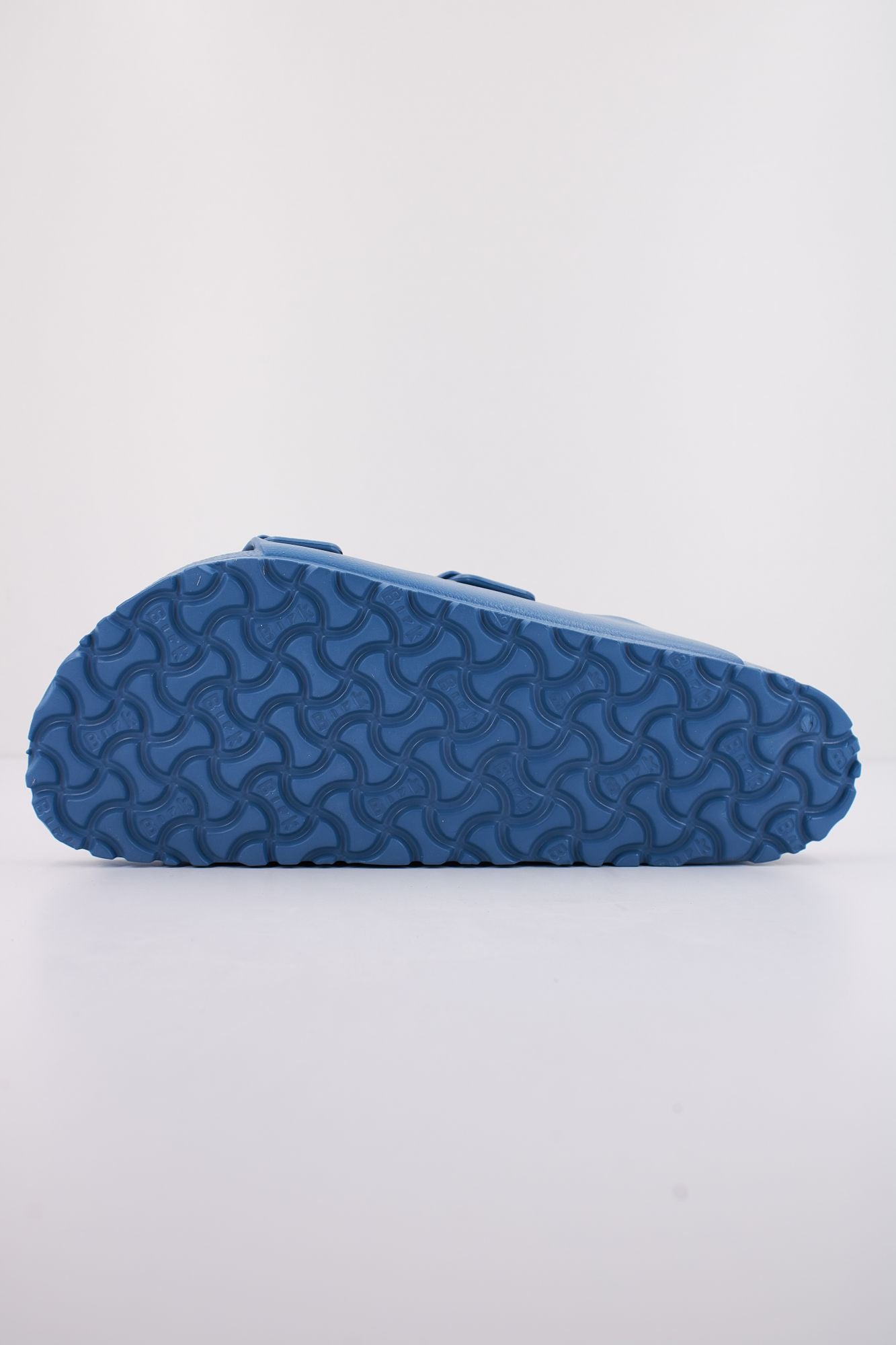 BIRKENSTOCK ARIZONA ESSENTIALS EVA en color AZUL (4)