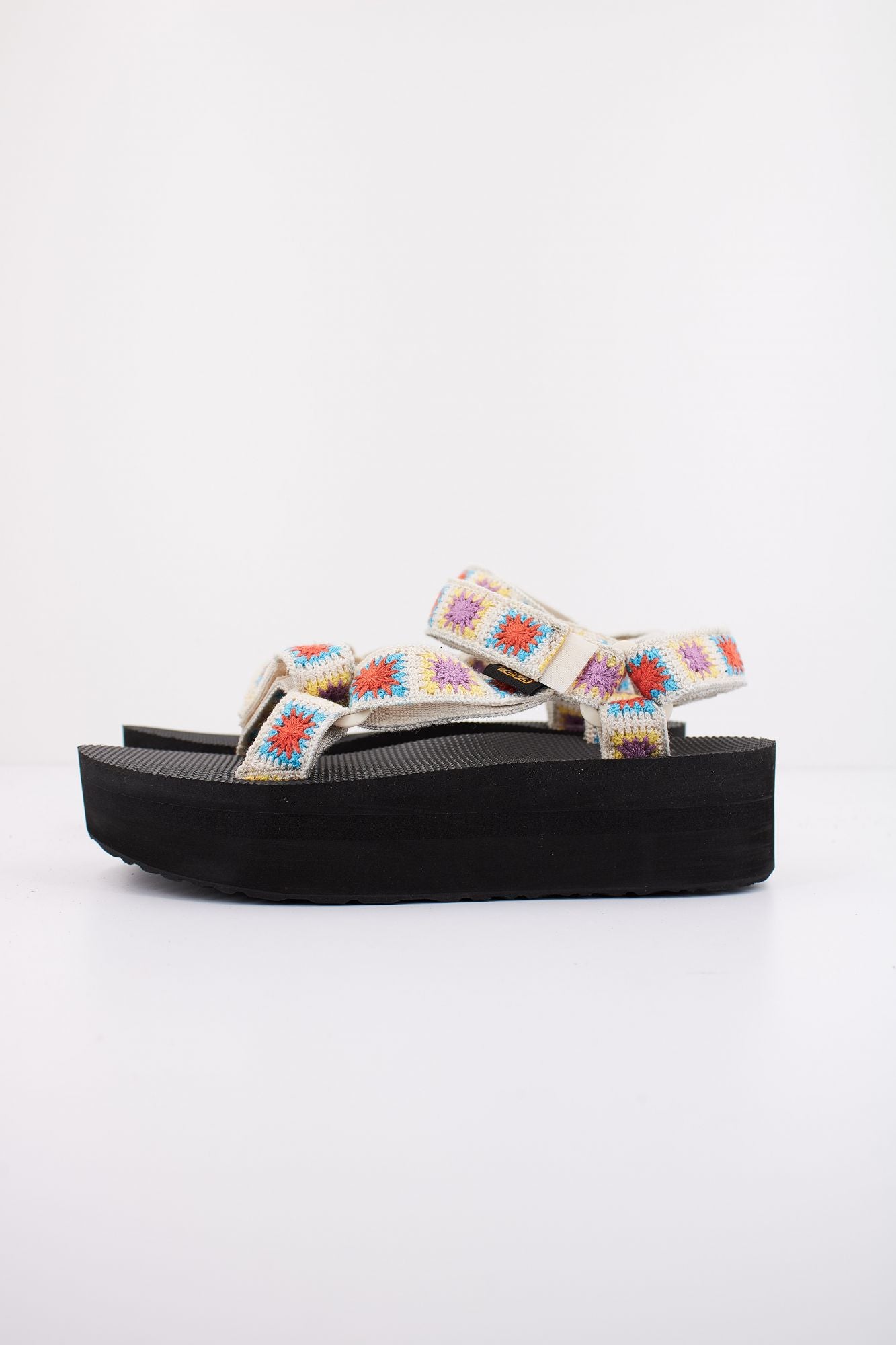 TEVA W FLATFORM UNIVERSAL CROCHE en color BEIS (1)