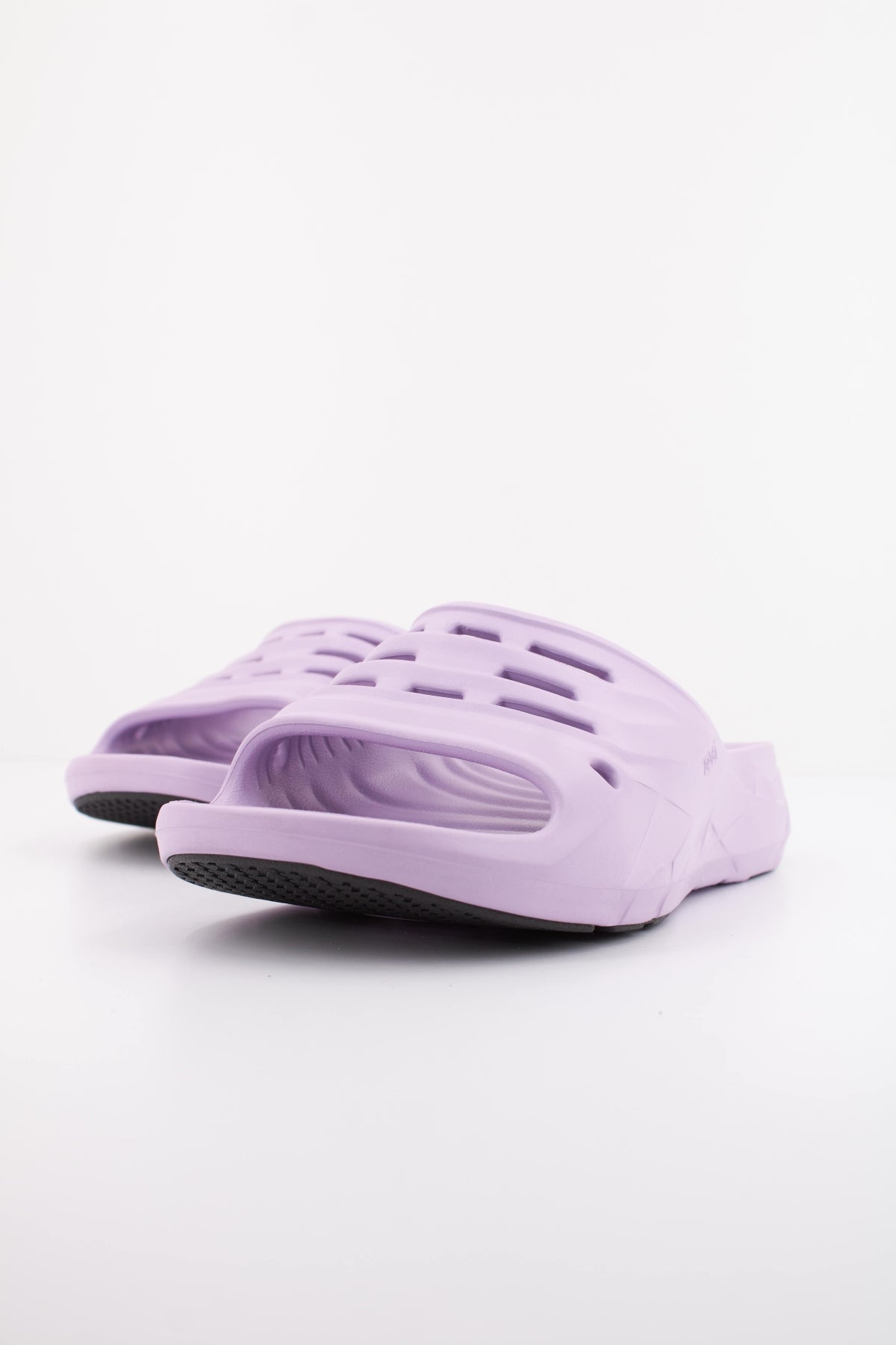 TEVA W APRETRAIL en color VIOLETA (2)