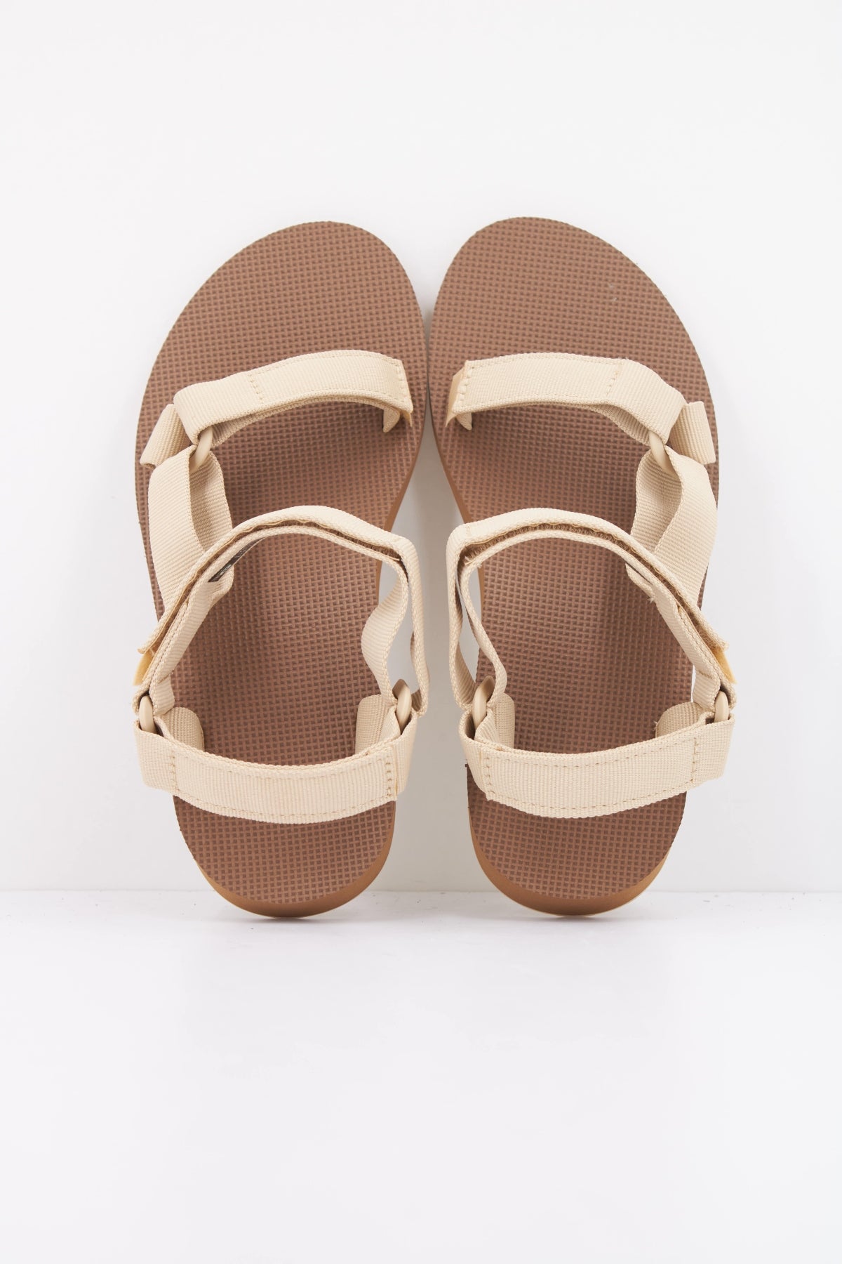 TEVA SANDALIA W ORIGINAL UNIVE en color MARRON CLARO (3)