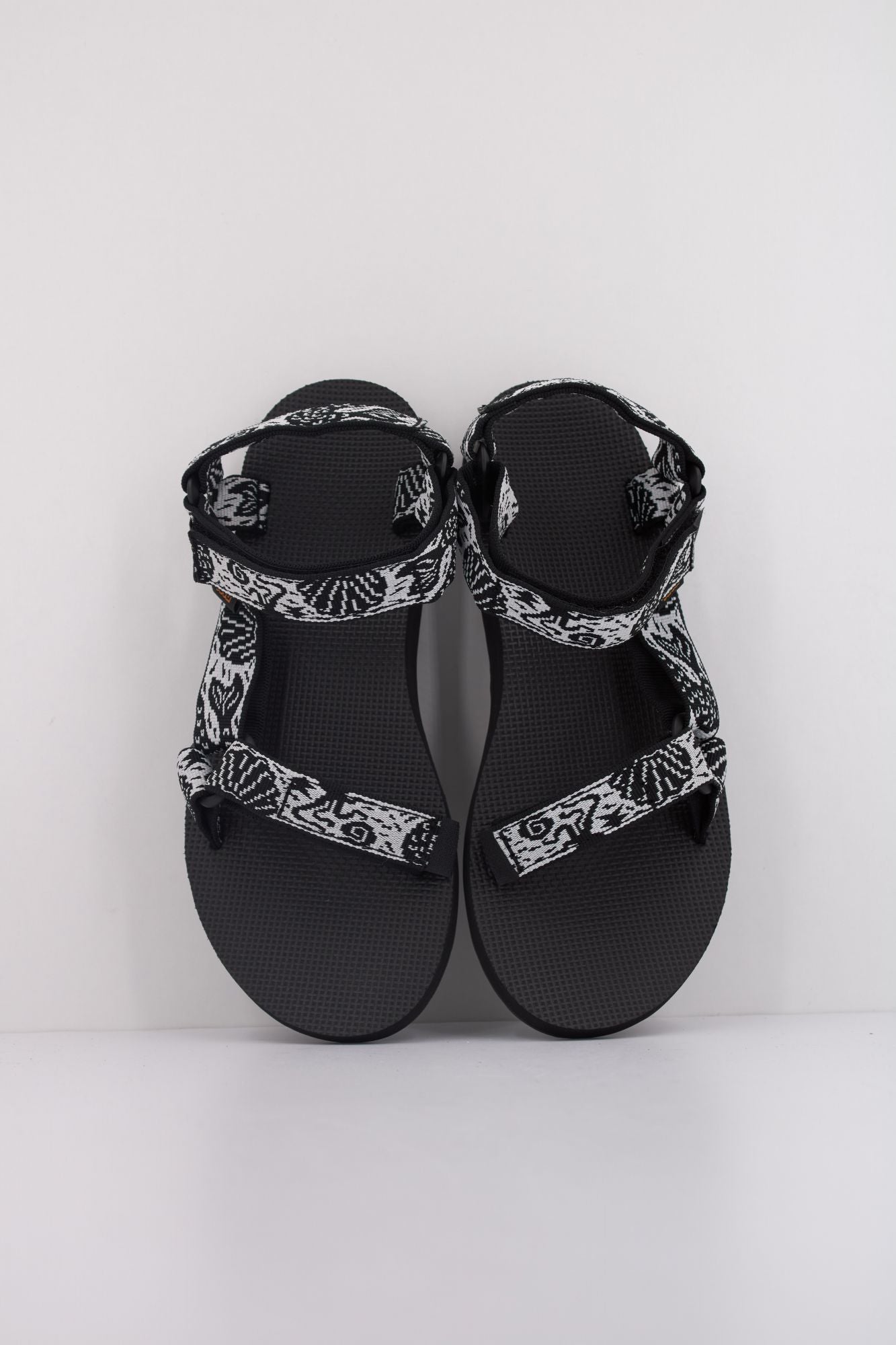 TEVA  W ORIGINAL UNIVERSAL en color NEGRO (3)