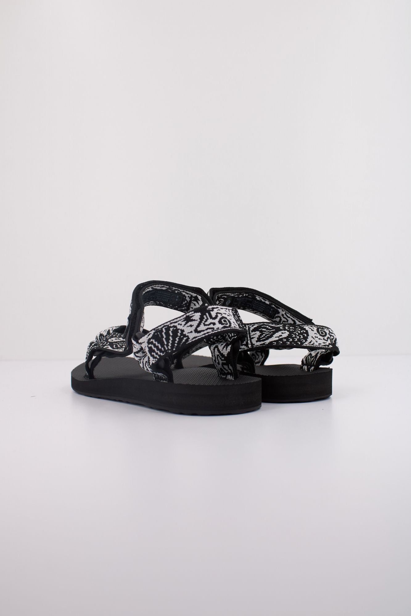 TEVA  W ORIGINAL UNIVERSAL en color NEGRO (4)