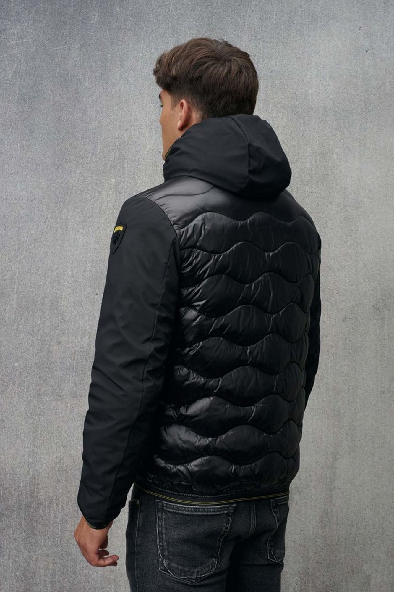 BLAUER GIUBBINI CORTI IMBOTTTITO PIUMA en color NEGRO (3)