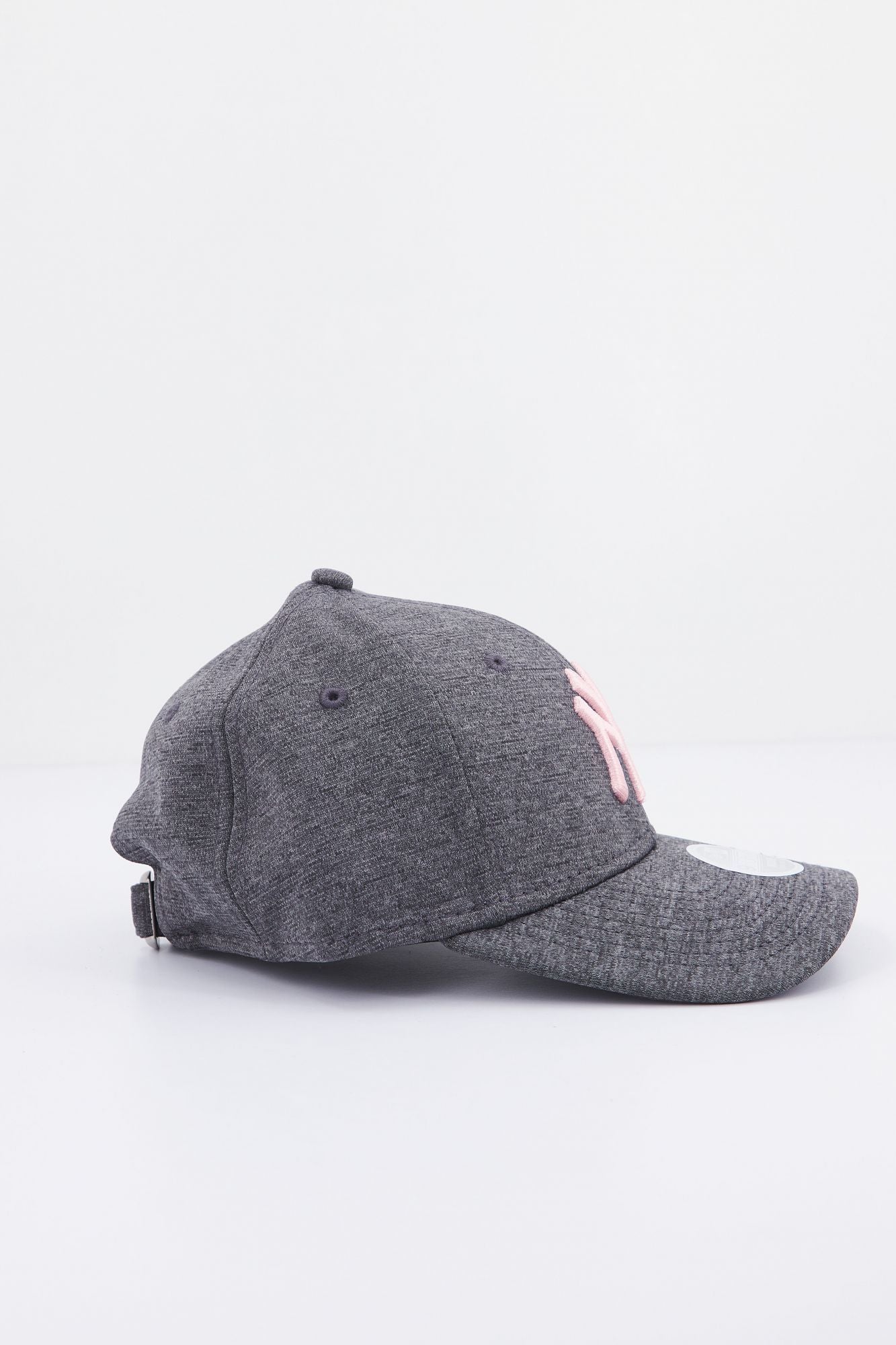 NEW ERA TECH JERSEY 9FORTY  en color GRIS (2)