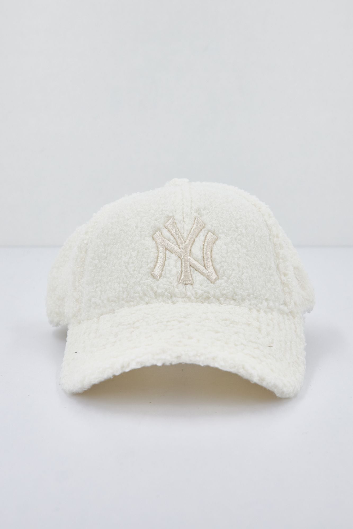 NEW ERA  BORG 9FORTY NEYYAN en color BLANCO (1)