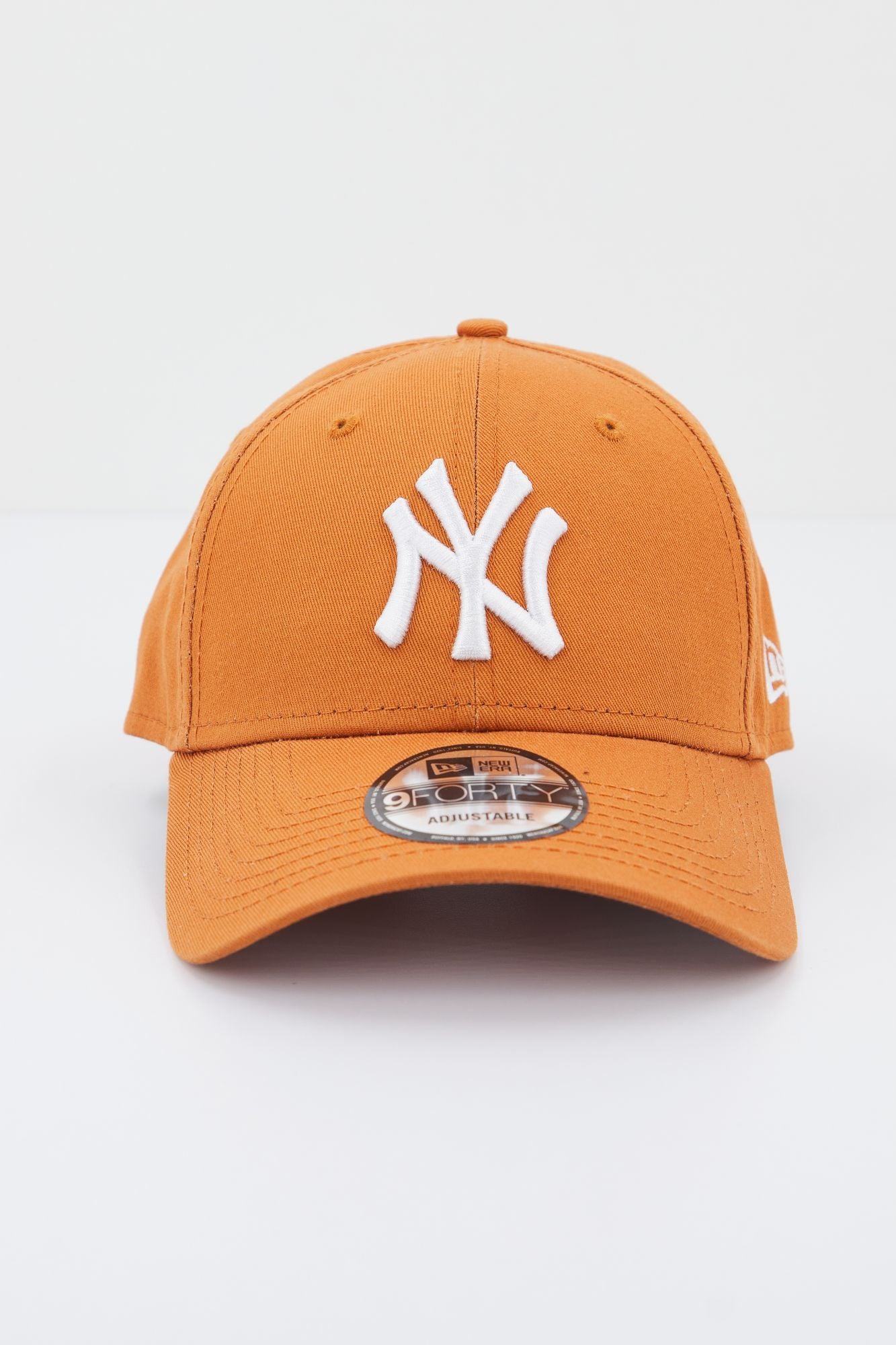 NEW ERA  LEAGUE ESSENTIAL 9FORTY NE en color NARANJA (1)