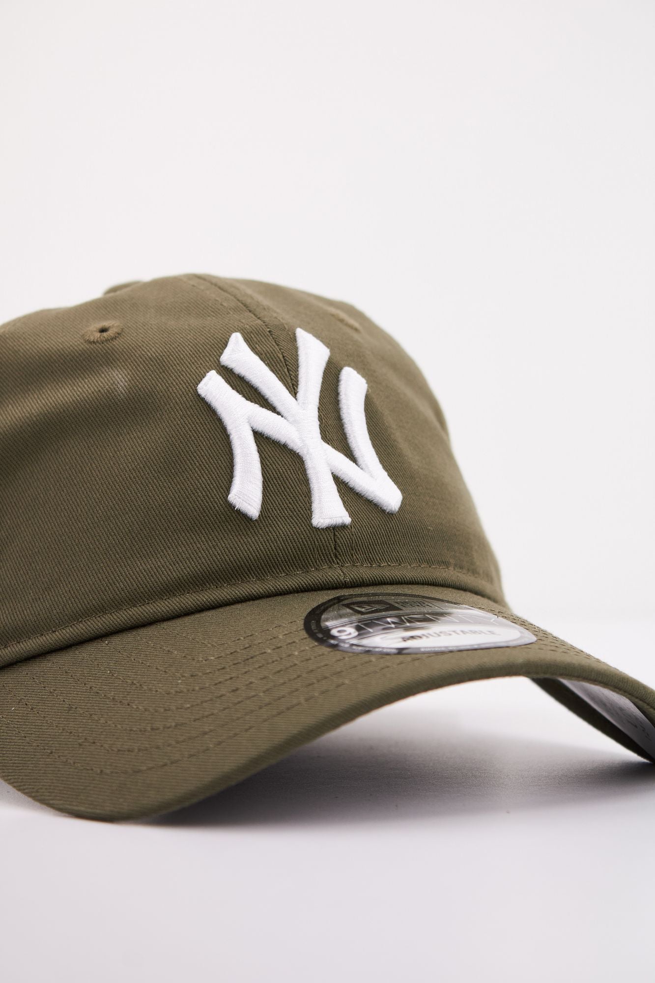 NEW ERA  LEAGUE ESS 9TWENTY en color VERDE (4)