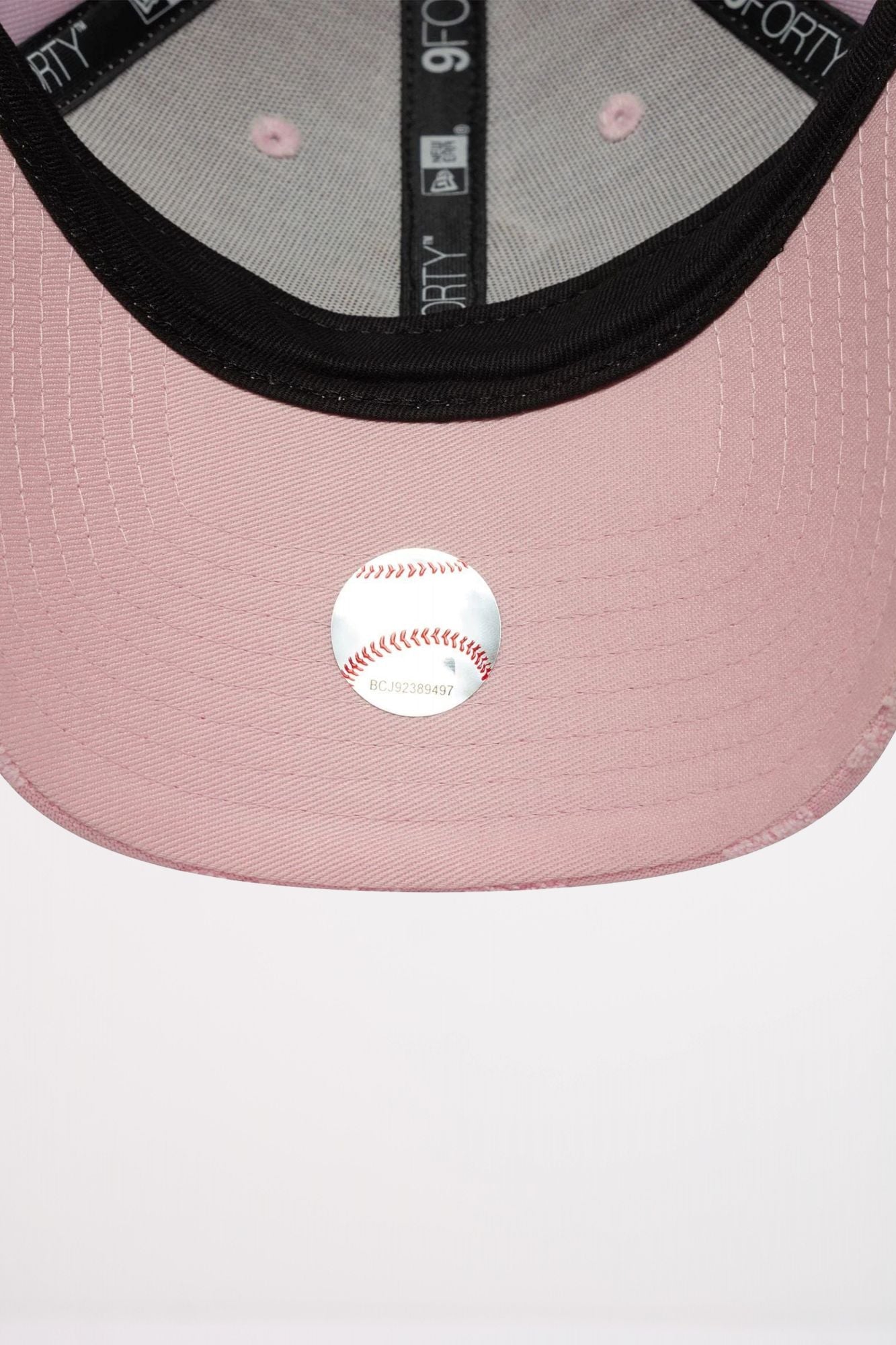 NEW ERA NEW YORK YANKEES WOMENS MLB FLORAL TOWELLING PASTEL PINK 9FORTY  en color ROSA (5)
