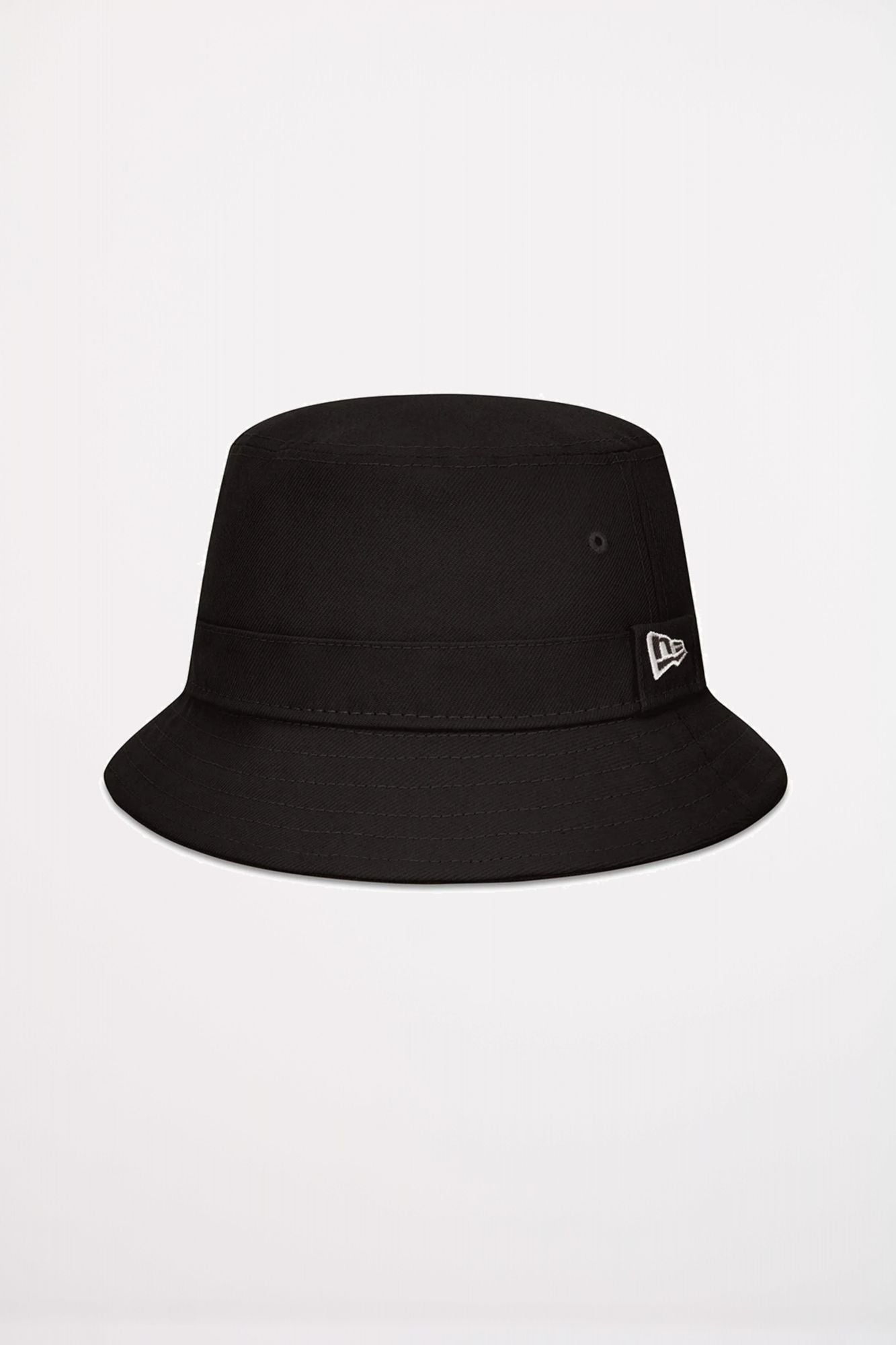 NEW ERA  NE ESSENTIAL BUCKET en color NEGRO (1)