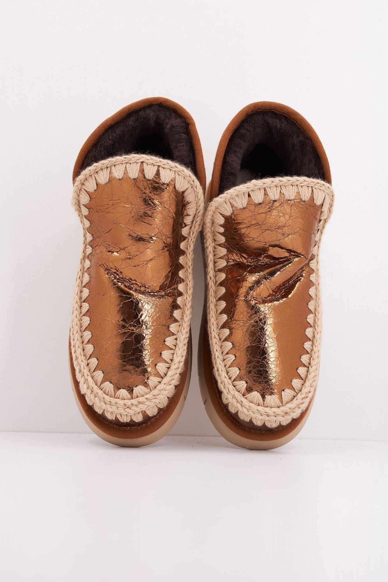 MOU ESKIMO BOUNCE SNEAKER en color ORO (3)