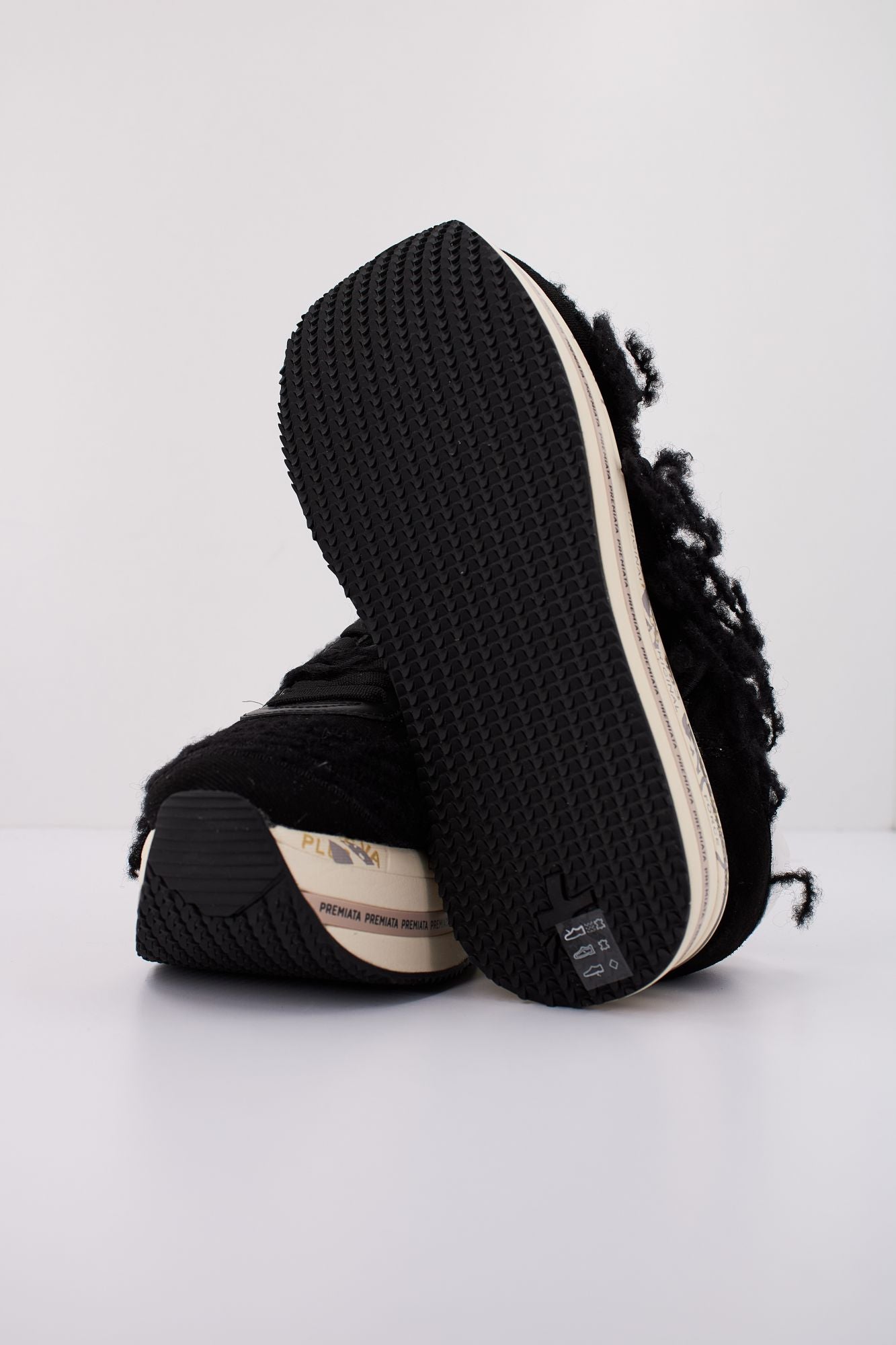 PREMIATA BETH 6959  en color NEGRO (5)