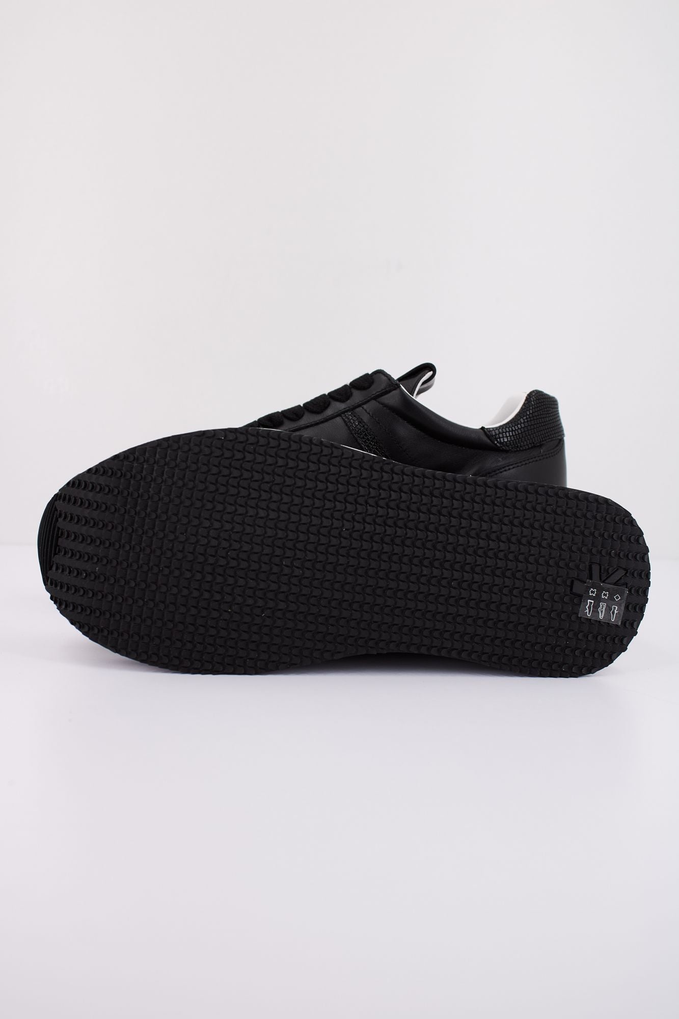 PREMIATA BETH 7107 en color NEGRO (5)