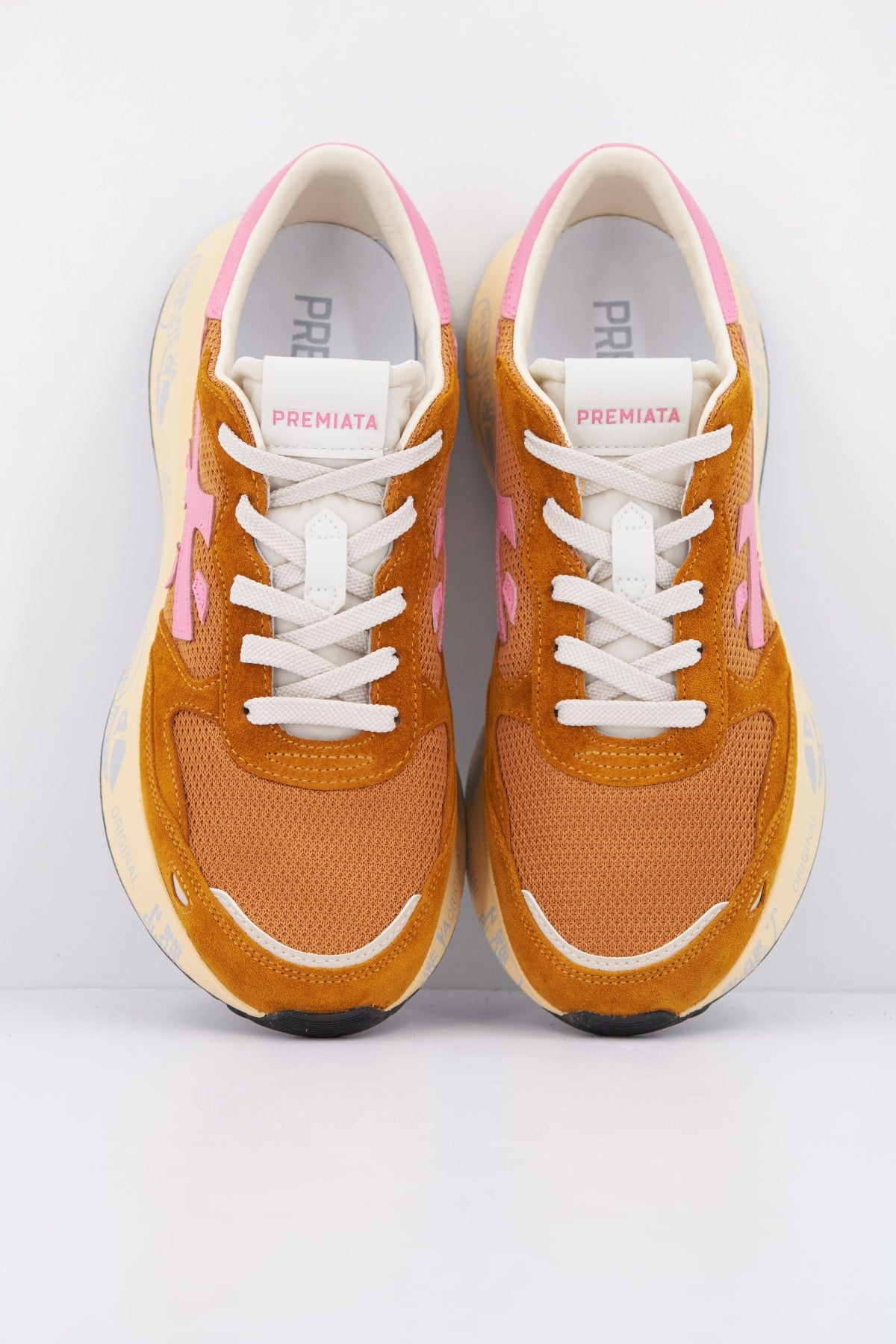 PREMIATA LAURYN  en color AMARILLO (3)