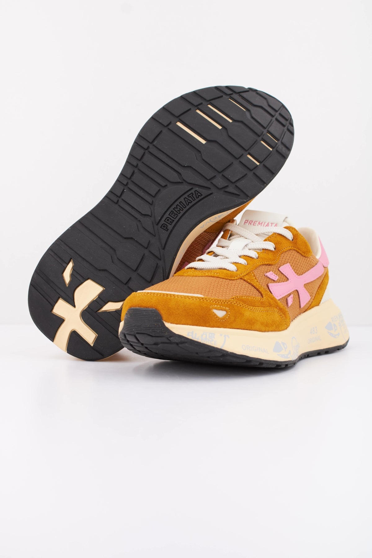 PREMIATA LAURYN  en color AMARILLO (5)