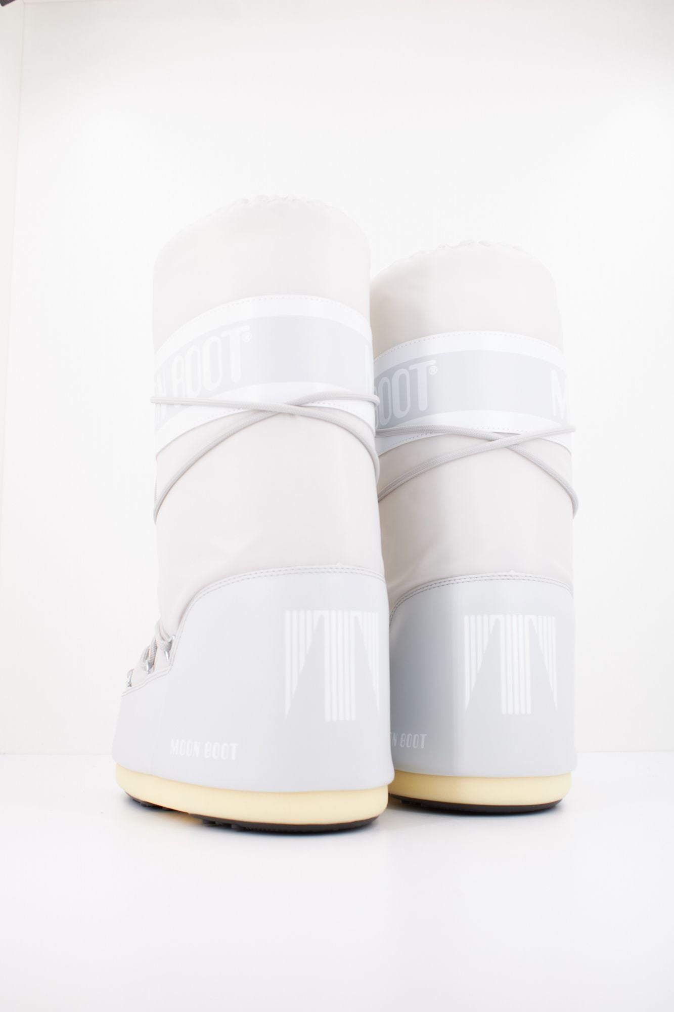 MOON BOOT MB ICON NYLON en color GRIS (4)