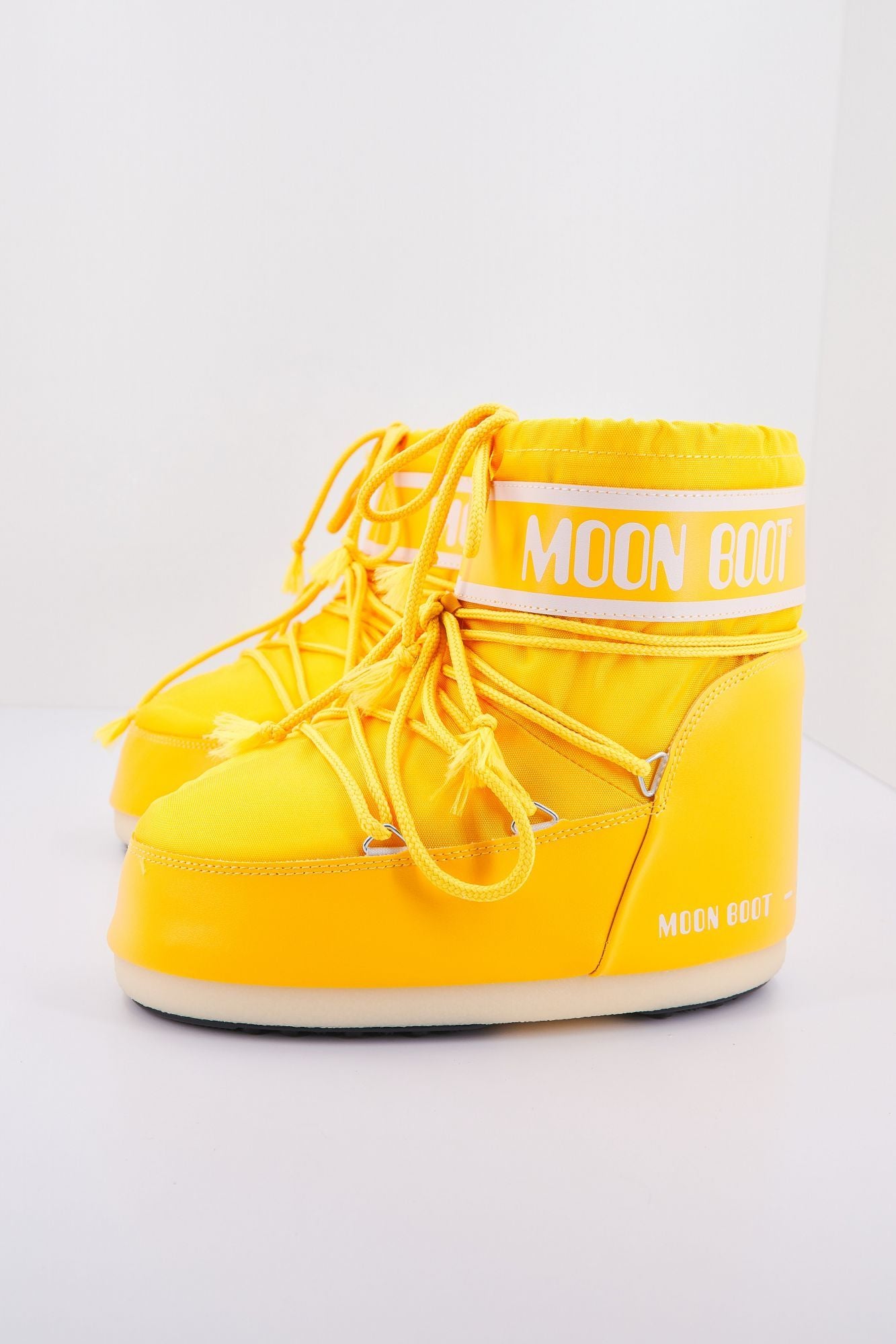 MOON BOOT 14093400 008 en color AMARILLO (1)