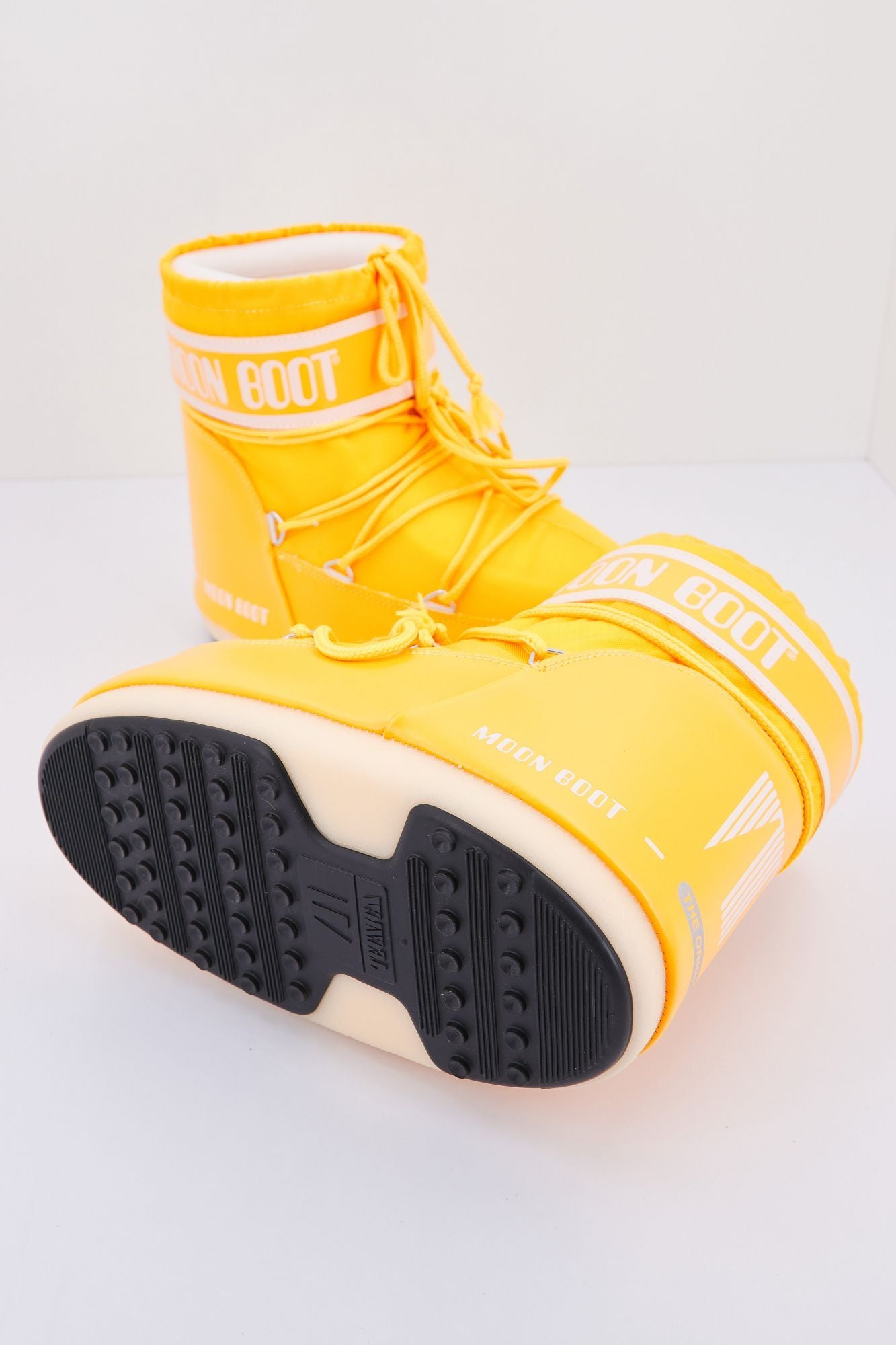 MOON BOOT 14093400 008 en color AMARILLO (4)