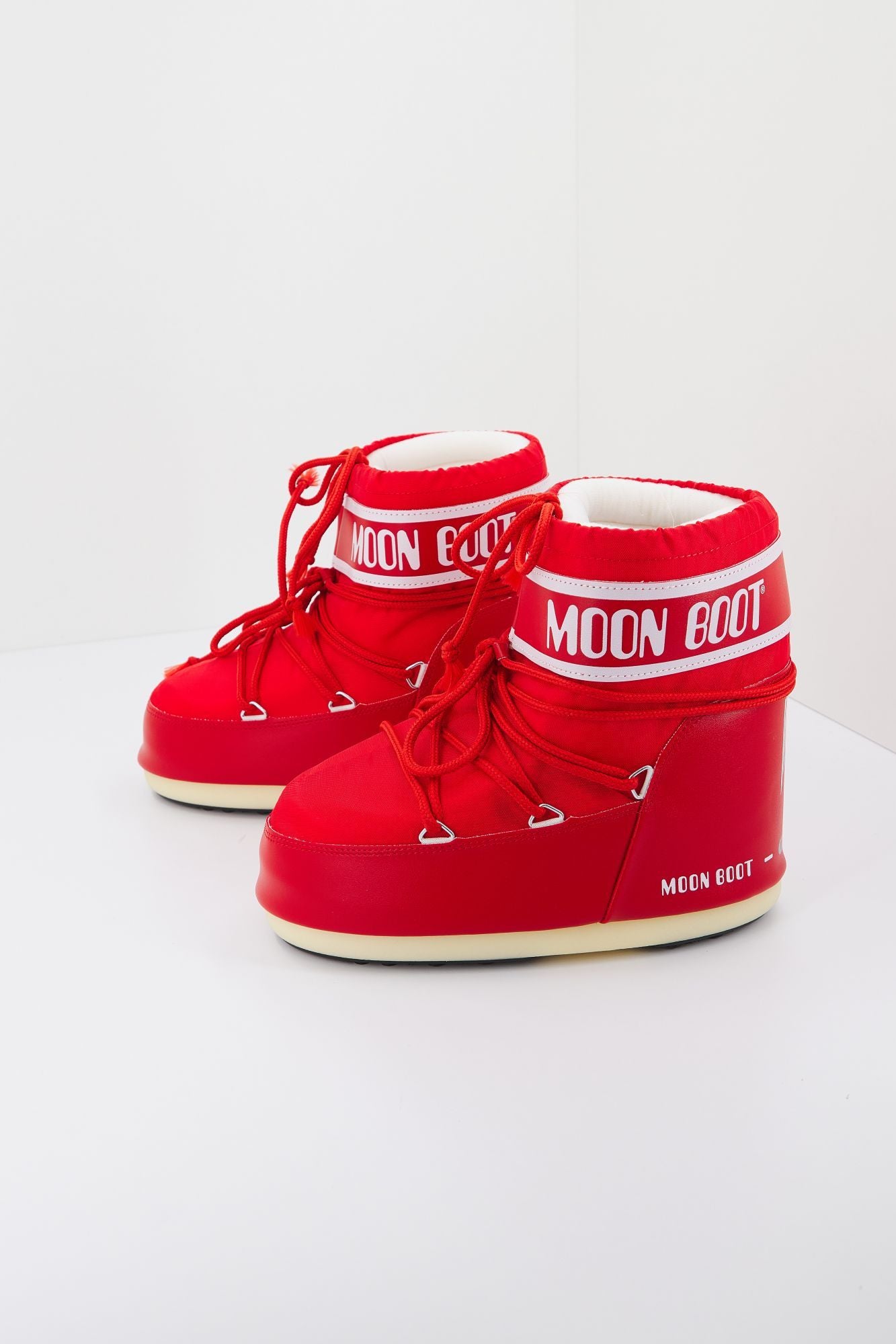 MOON BOOT  ICON LOW NYL en color ROJO (1)