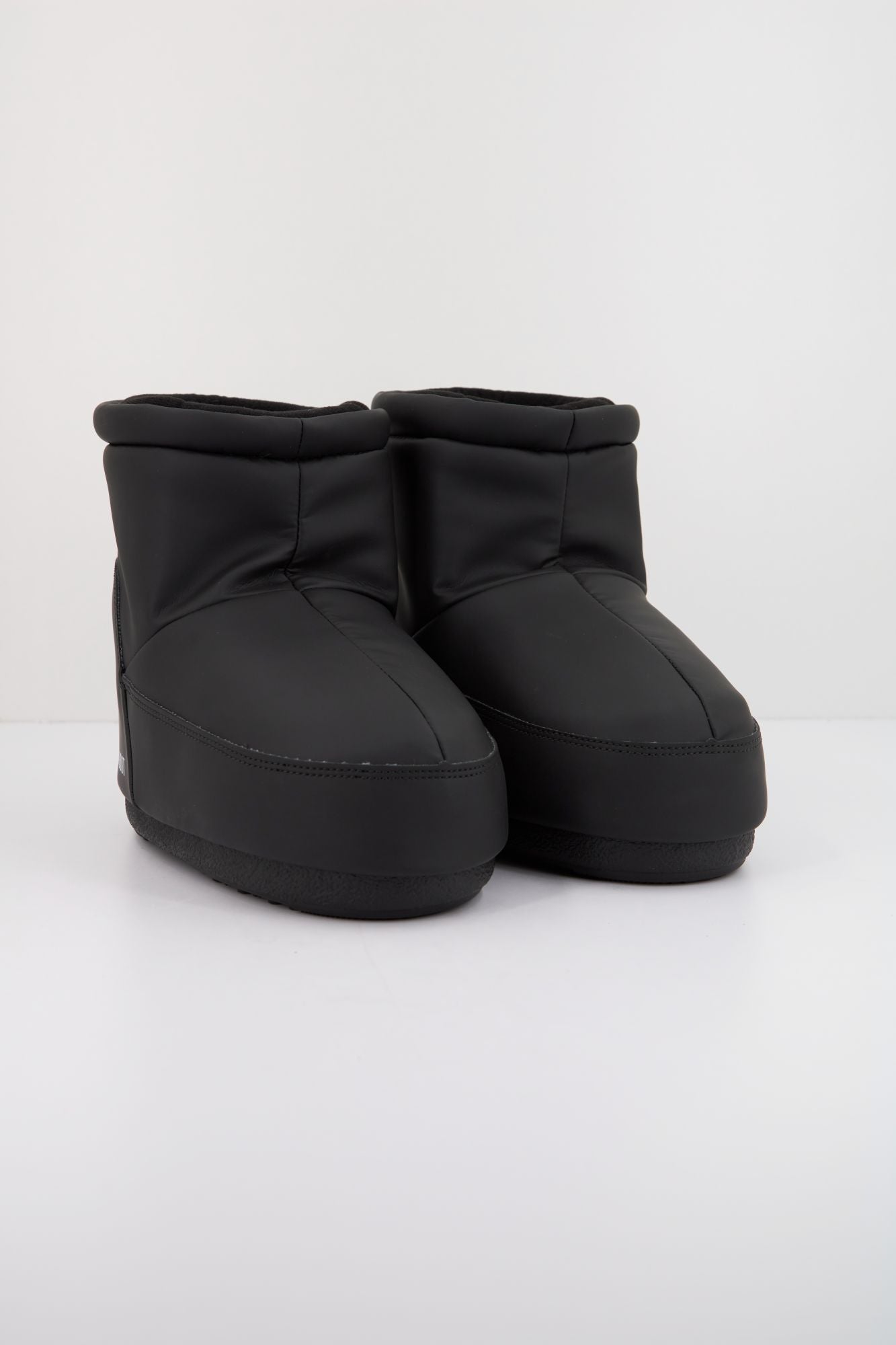 MOON BOOT MB ICON LOW NOLACE RUB en color NEGRO (2)
