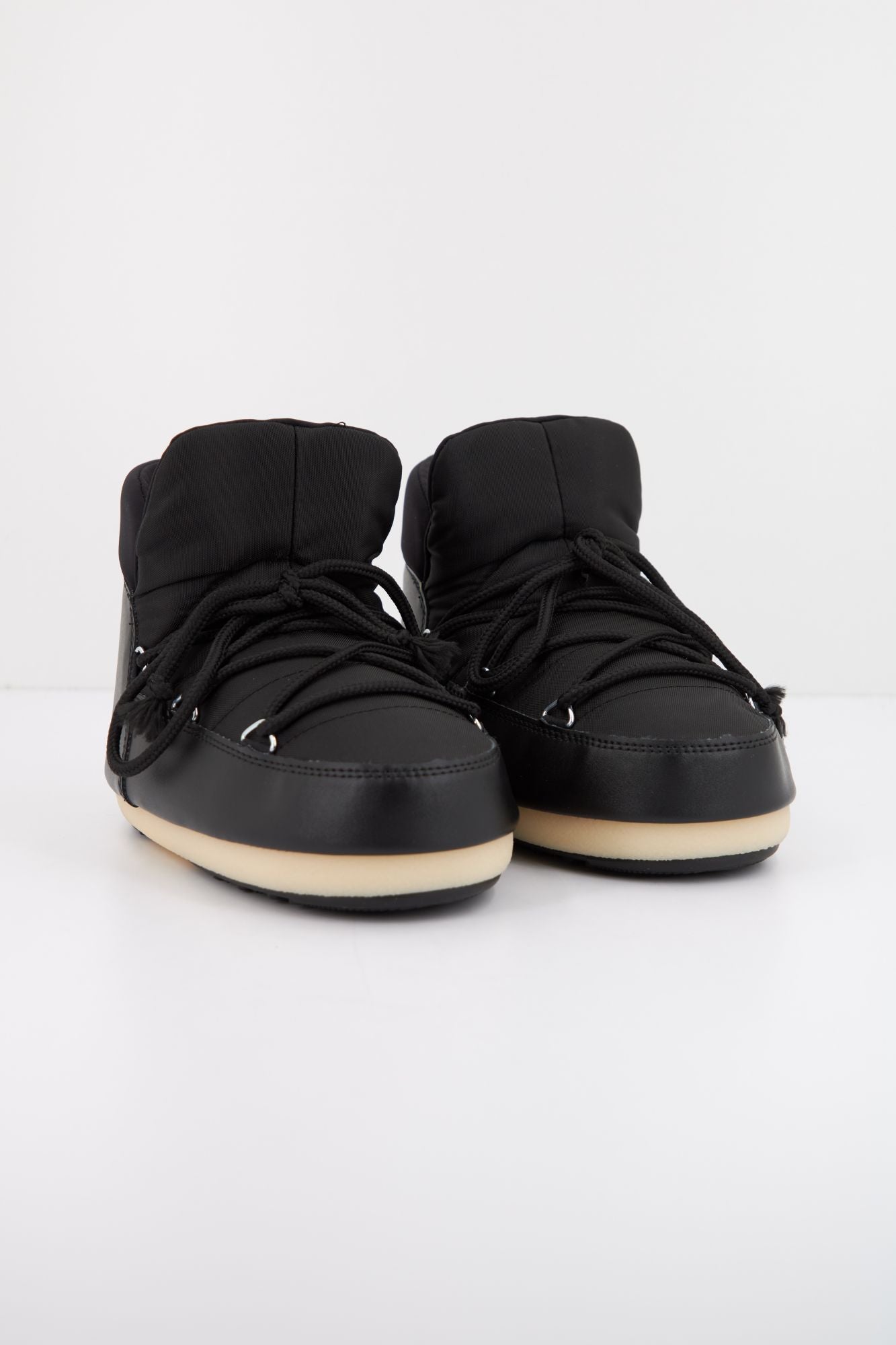 MOON BOOT  MB PUMPS NYLON en color NEGRO (2)