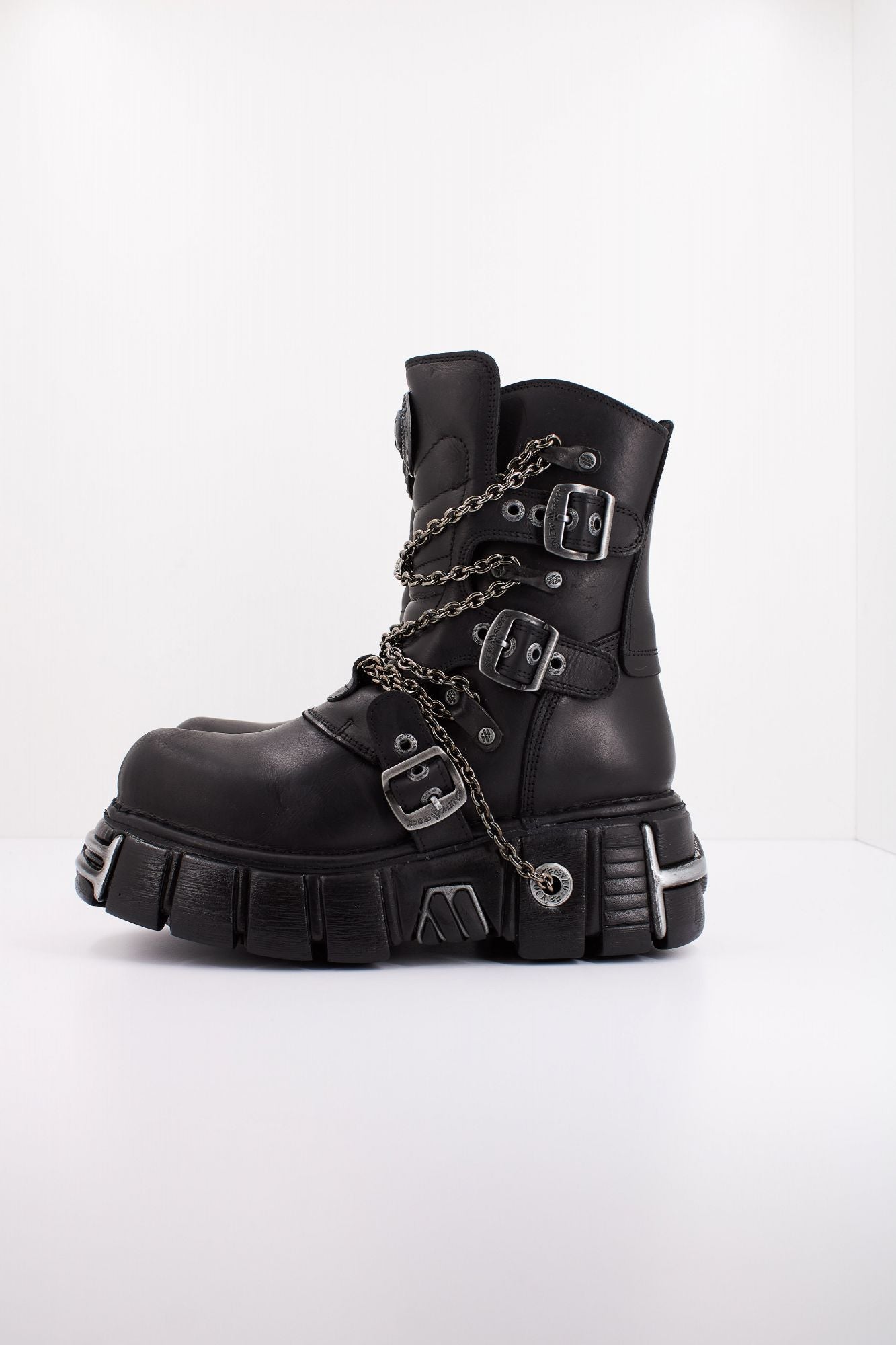 NEW ROCK  BOOT METALLIC M1011 S1 en color NEGRO (1)