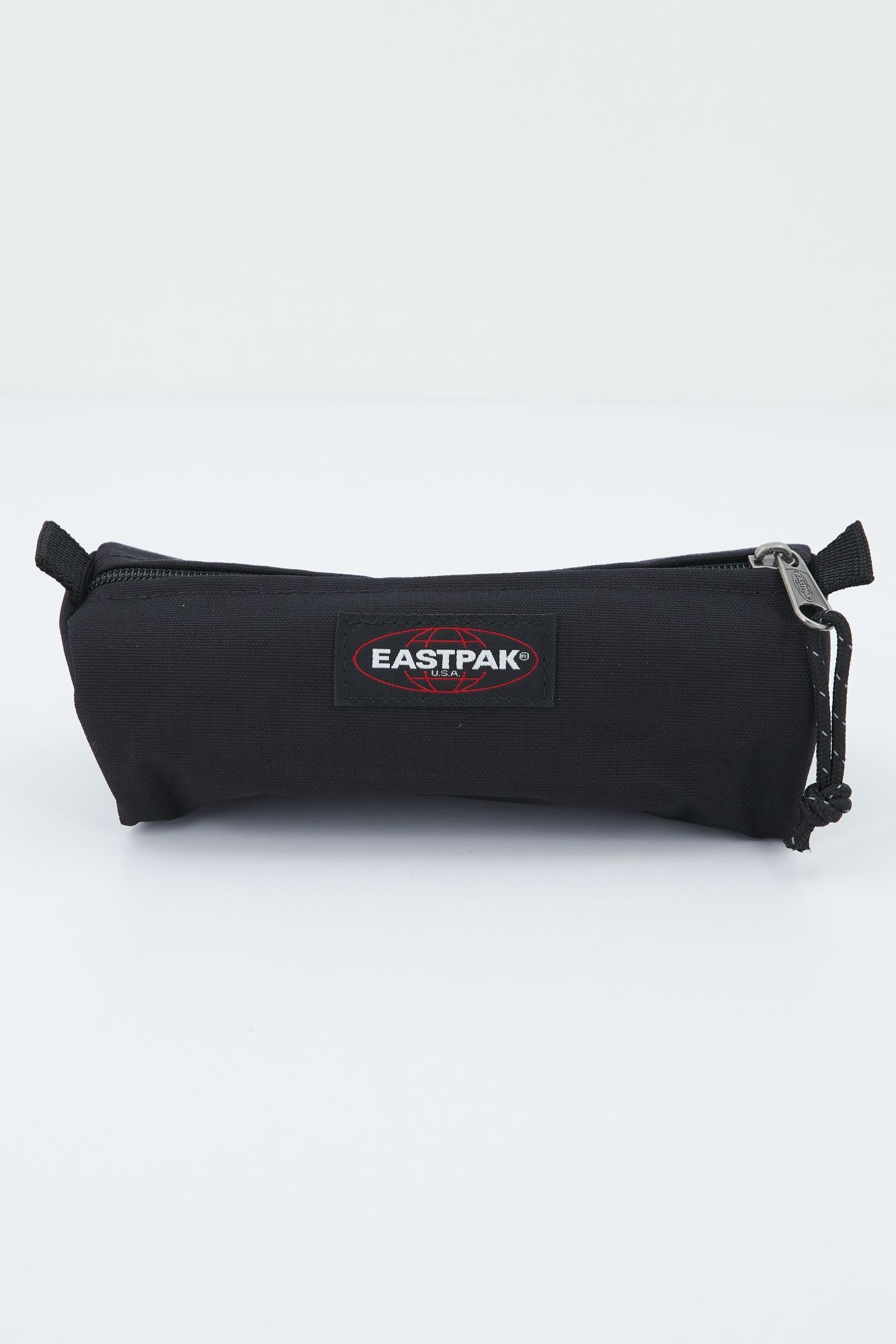 EASTPAK BENCHMARK SINGLE en color NEGRO (1)
