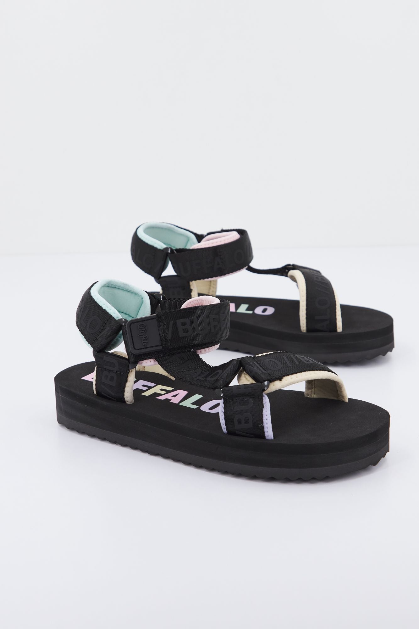 BUFFALO  SAGE TRACK en color NEGRO (3)