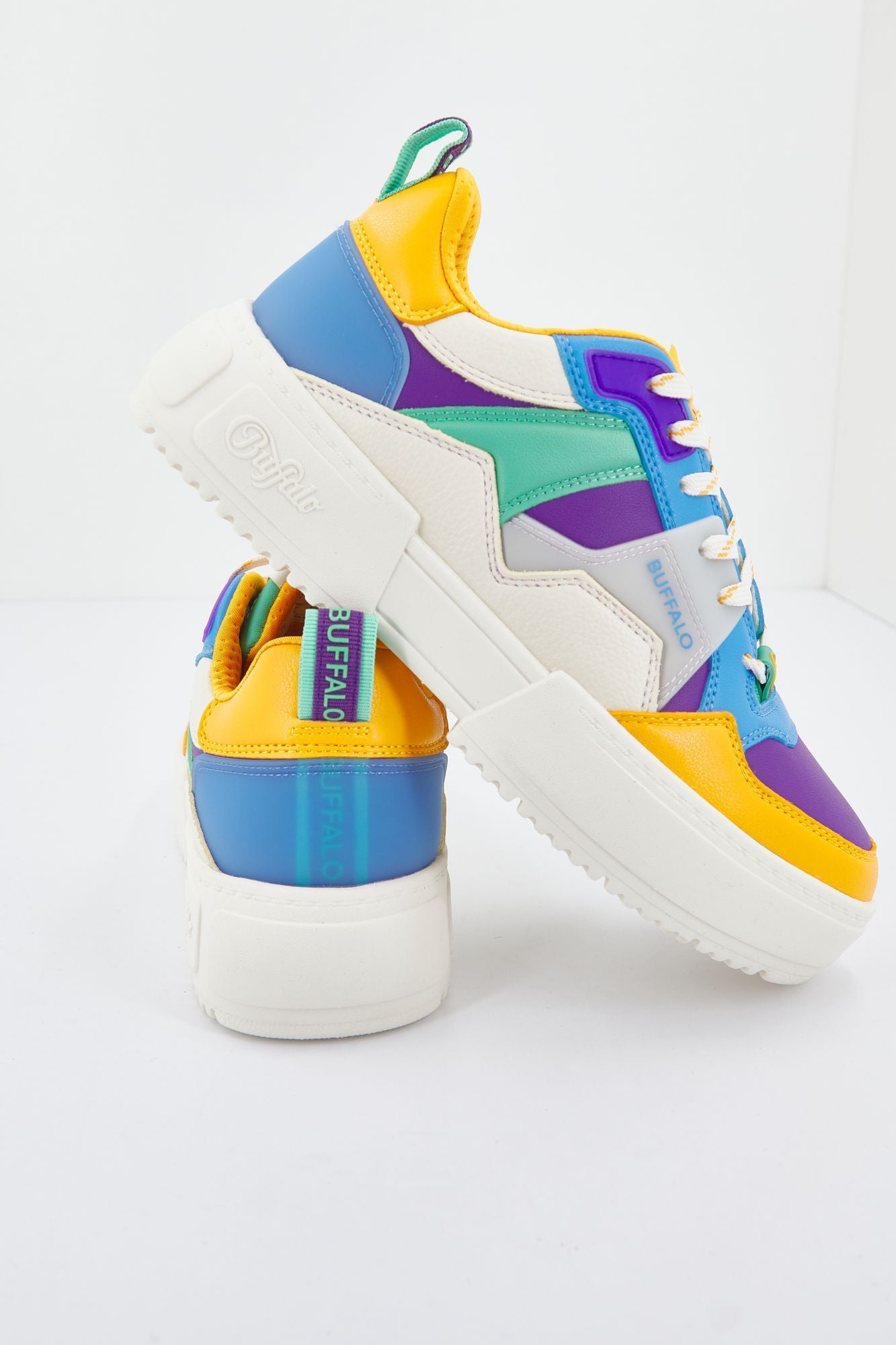 BUFFALO  RSE v2 en color MULTICOLOR (2)