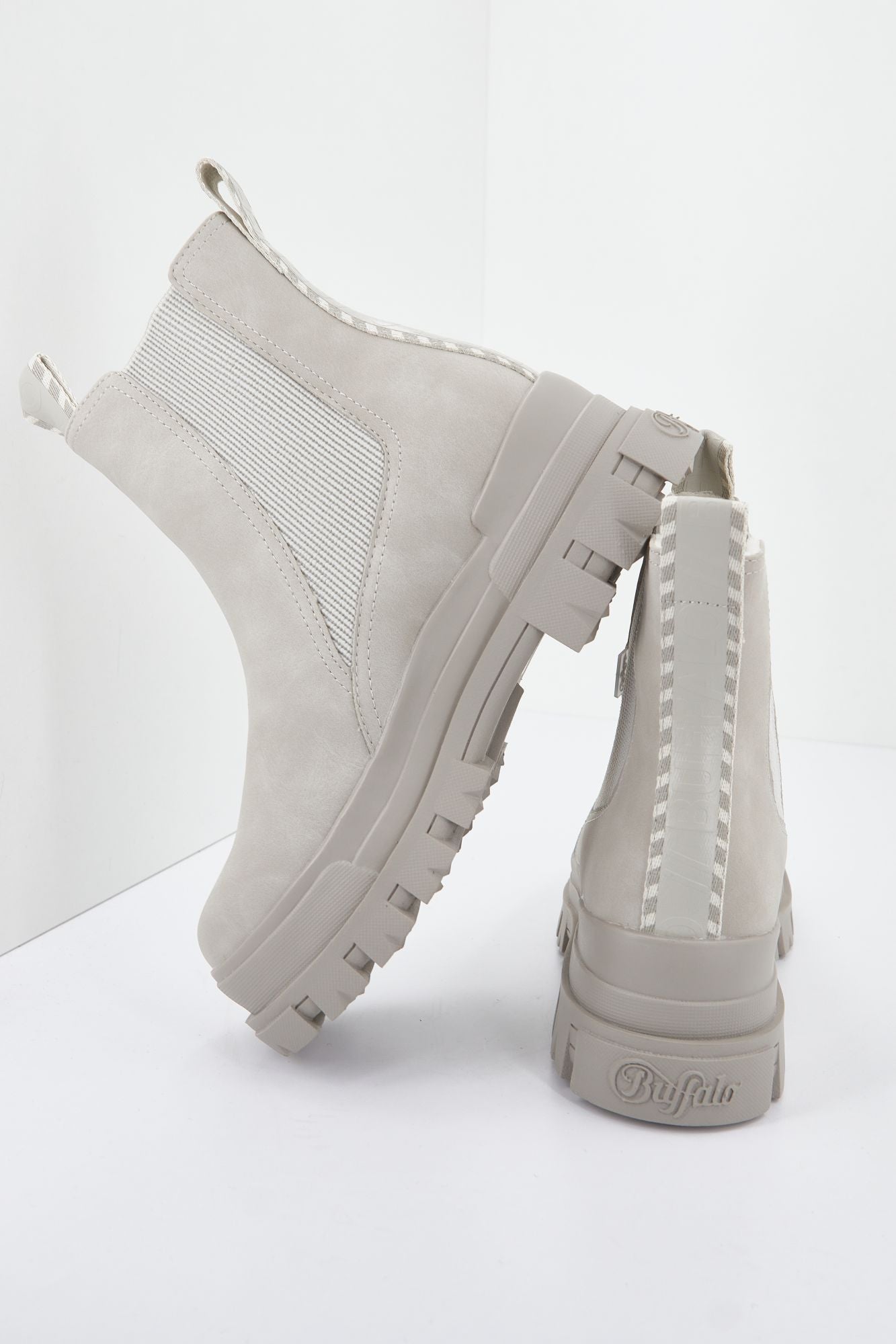 BUFFALO  ASPHA CHELSEA MID en color GRIS (2)