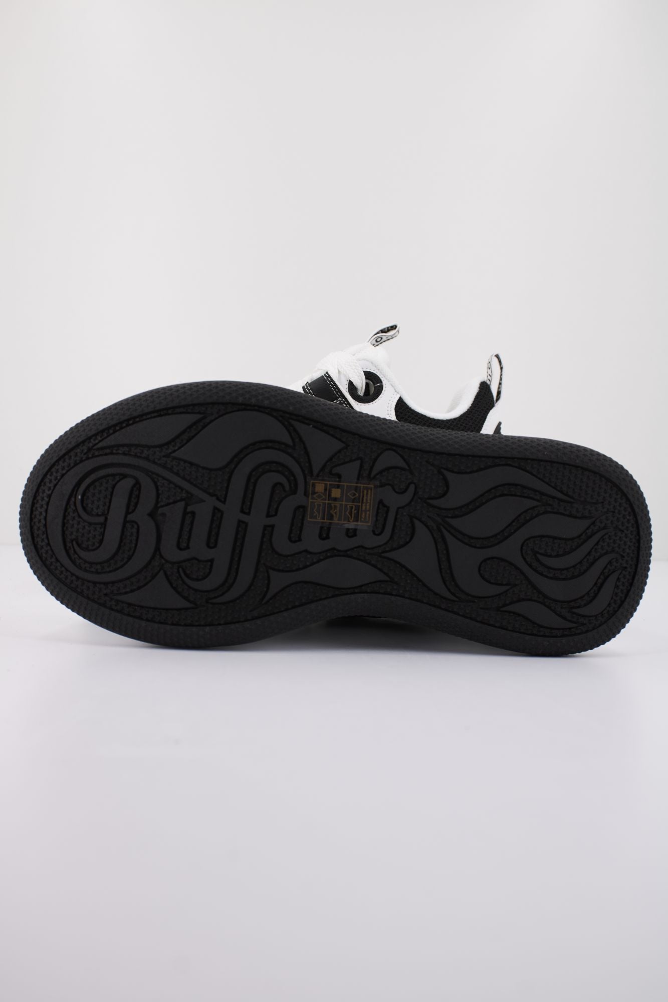 BUFFALO  ORCUS en color BLANCO (4)