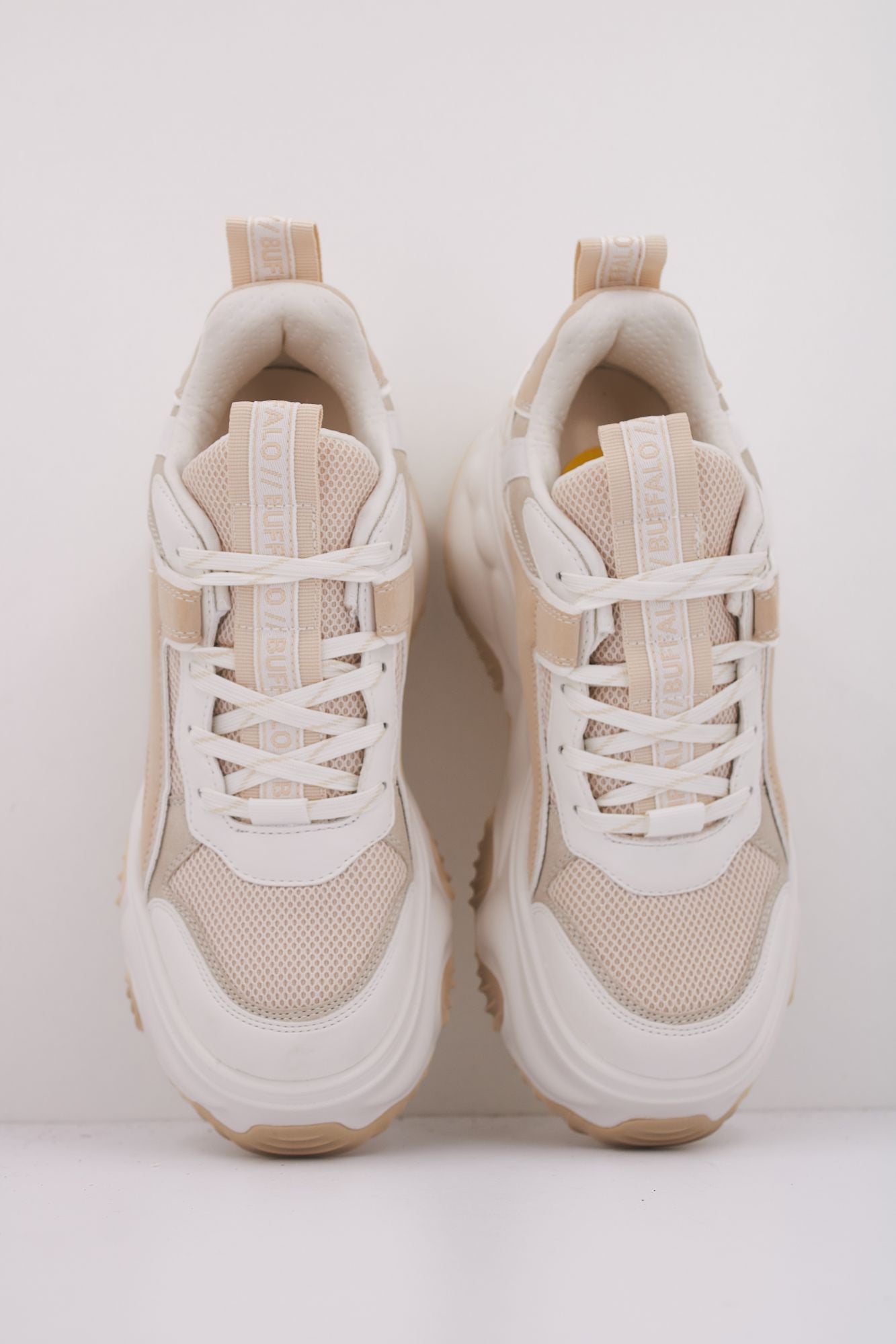 BUFFALO  BLADER MATCHA  en color BEIS (3)