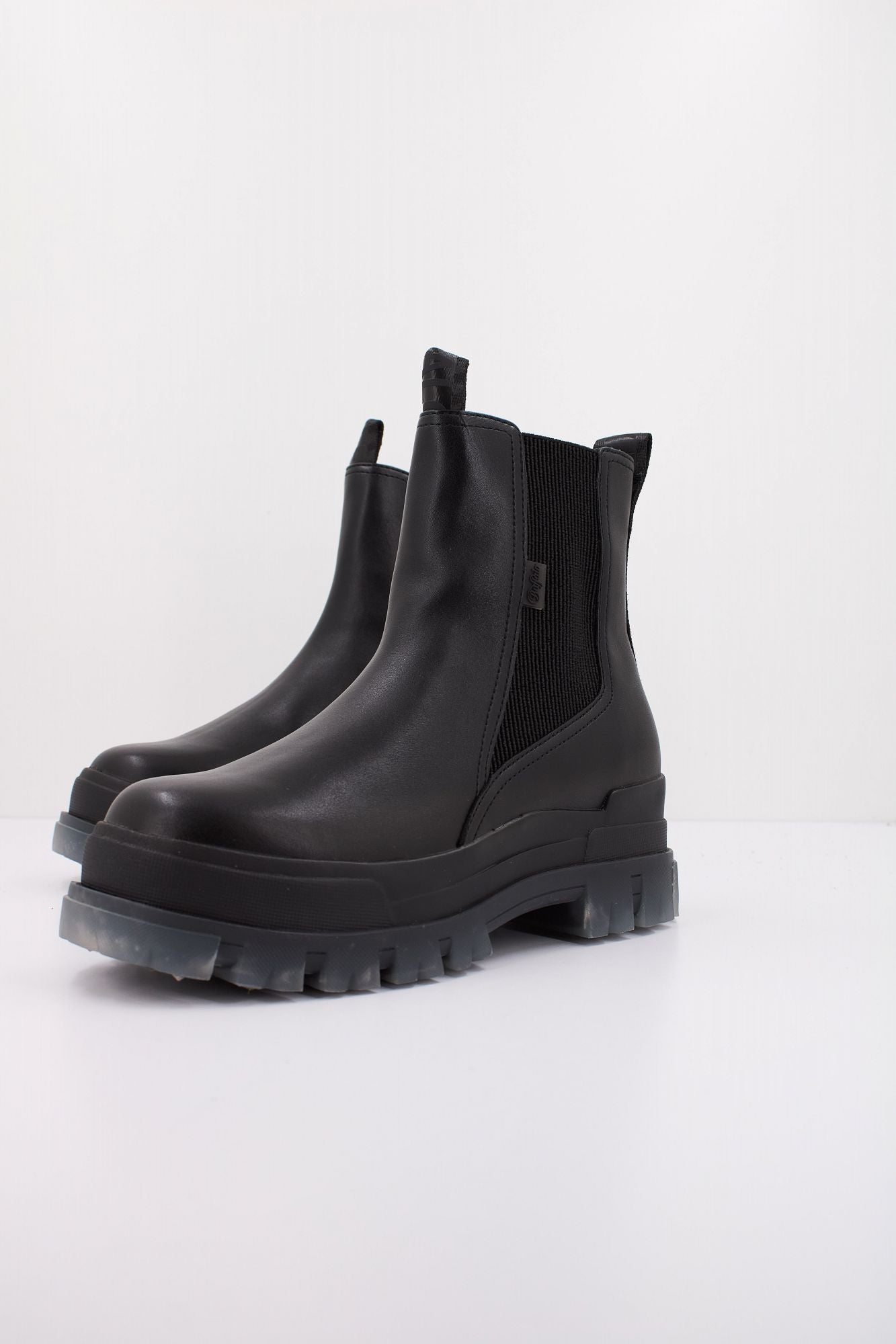 BUFFALO ASPHA CHELSEA MID en color NEGRO (2)