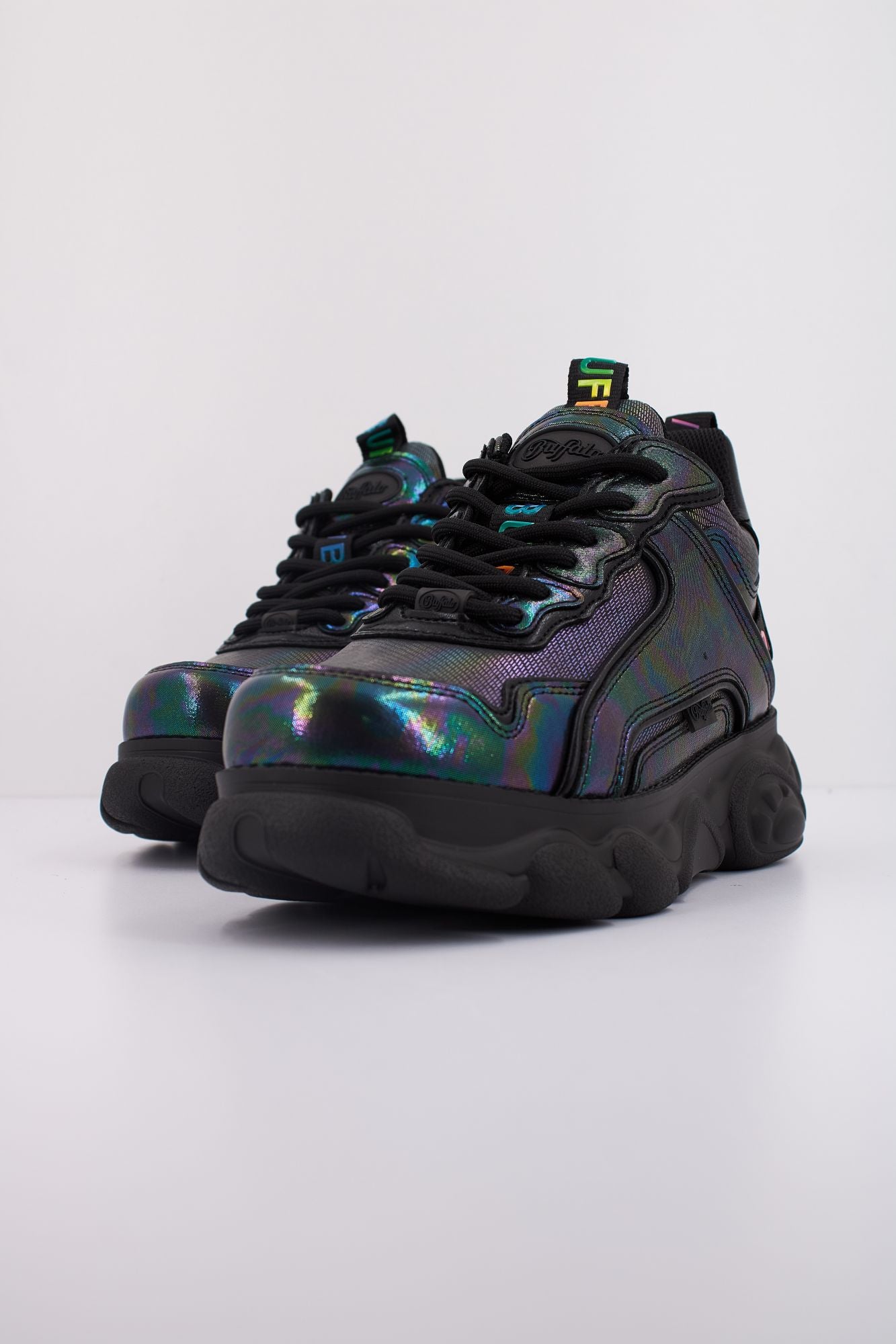 BUFFALO CLD CHAI  en color NEGRO (2)